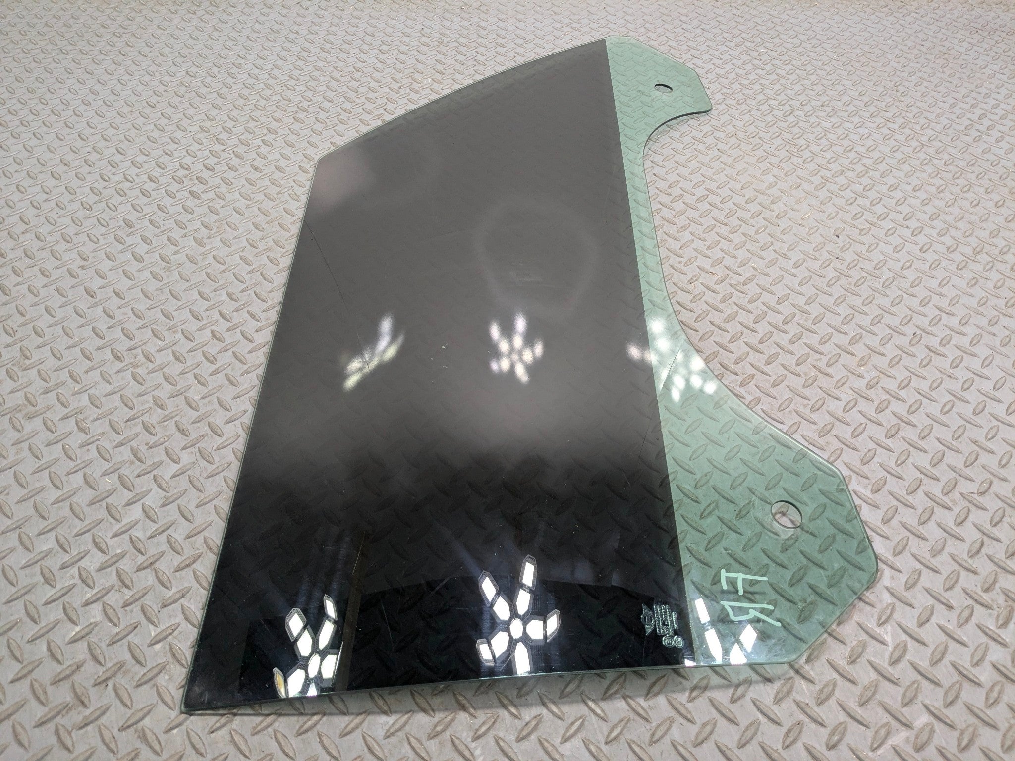 2007 - 2010 MINI COOPER OEM DOOR WINDOW GLASS FRONT RIGHT PASSENGER SIDE