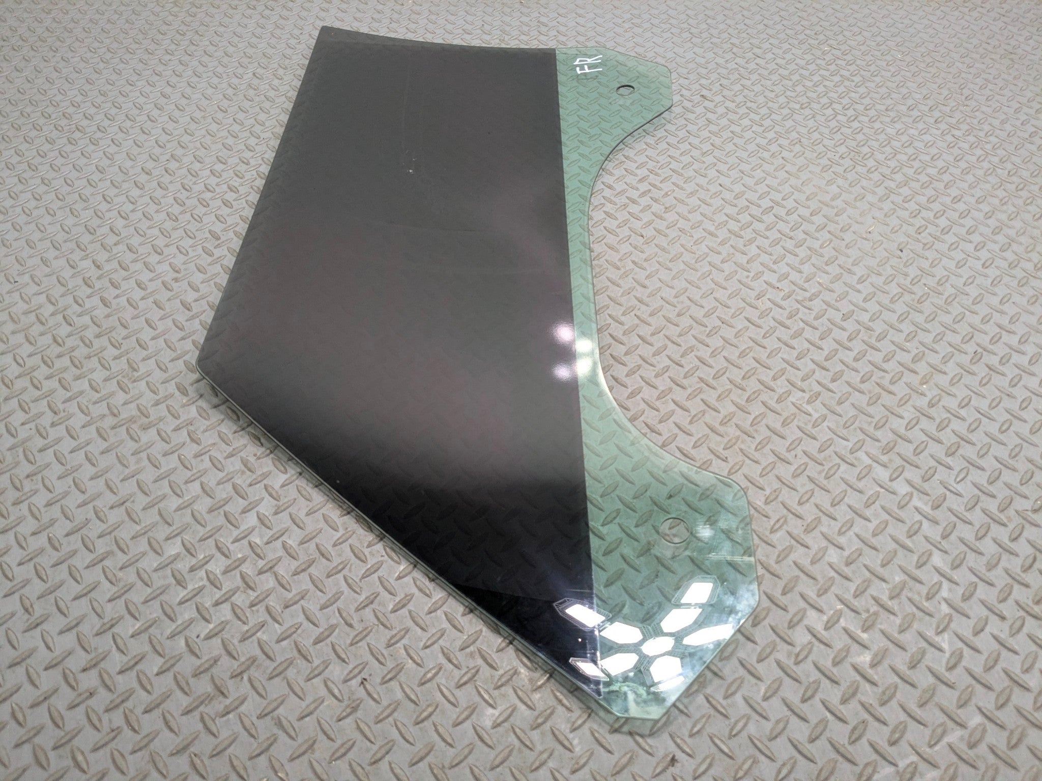 2007 - 2010 MINI COOPER OEM DOOR WINDOW GLASS FRONT RIGHT PASSENGER SIDE