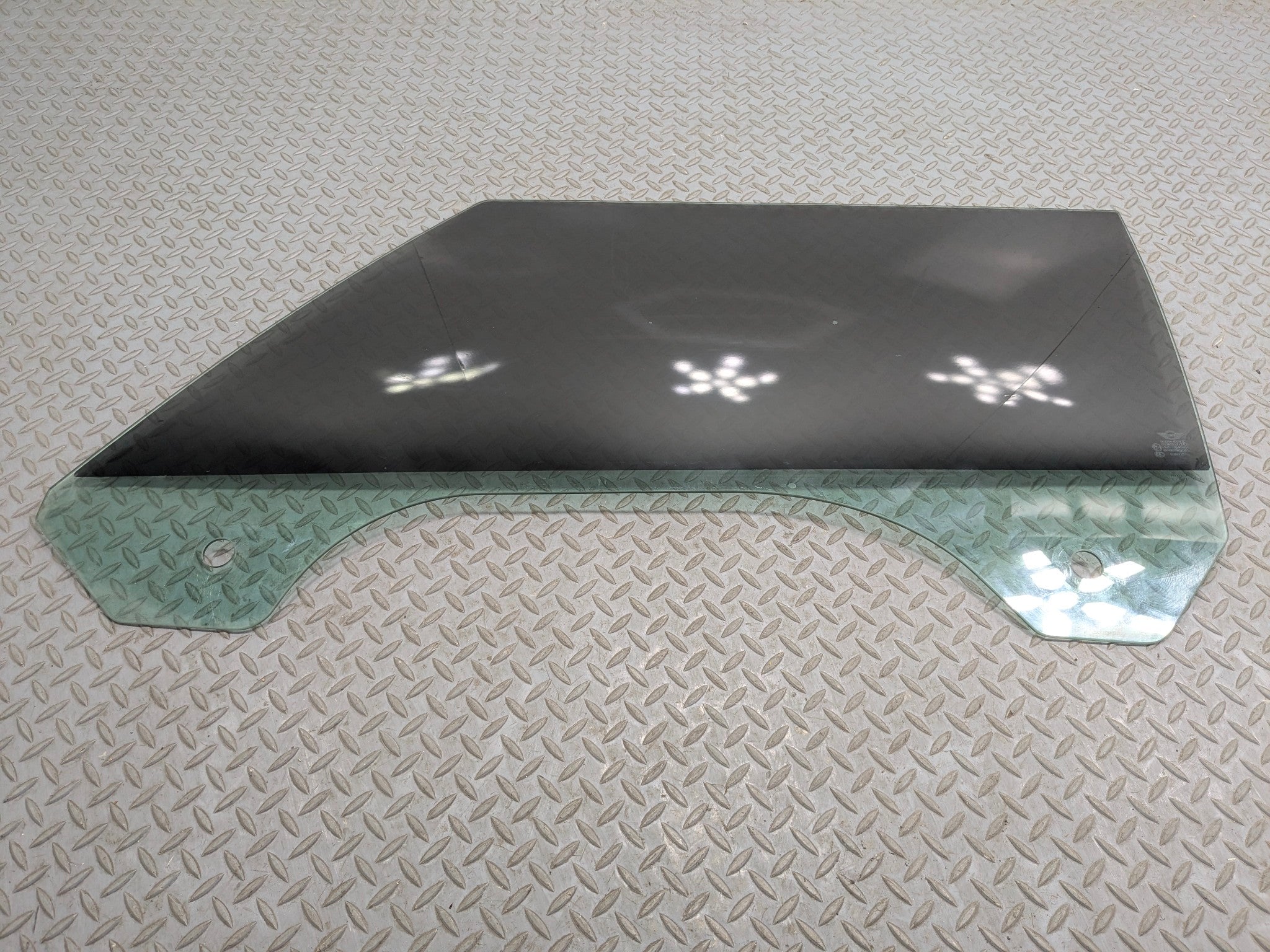 2007 - 2010 MINI COOPER OEM DOOR WINDOW GLASS FRONT LEFT DRIVER SIDE