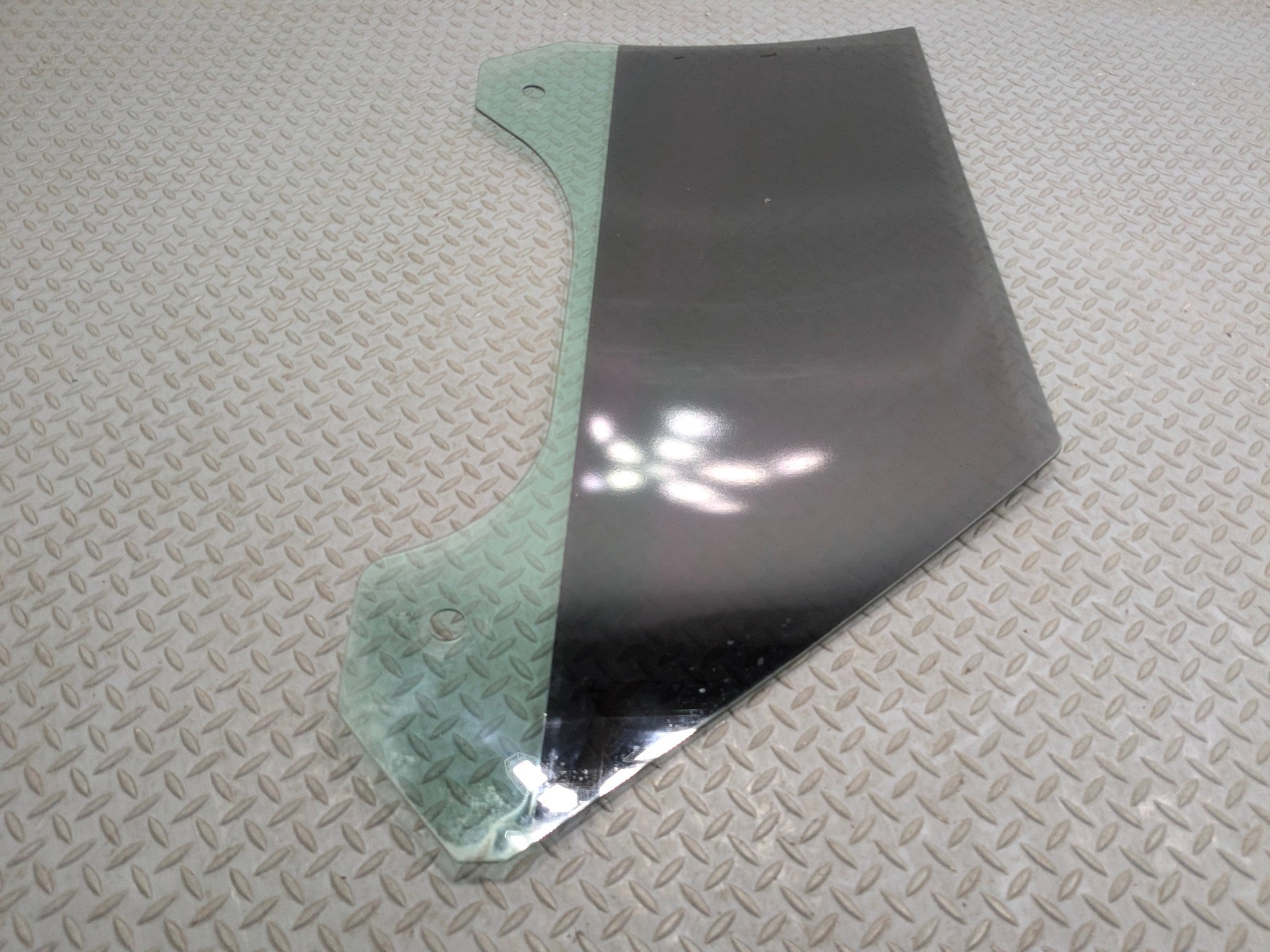 2007 - 2010 MINI COOPER OEM DOOR WINDOW GLASS FRONT LEFT DRIVER SIDE