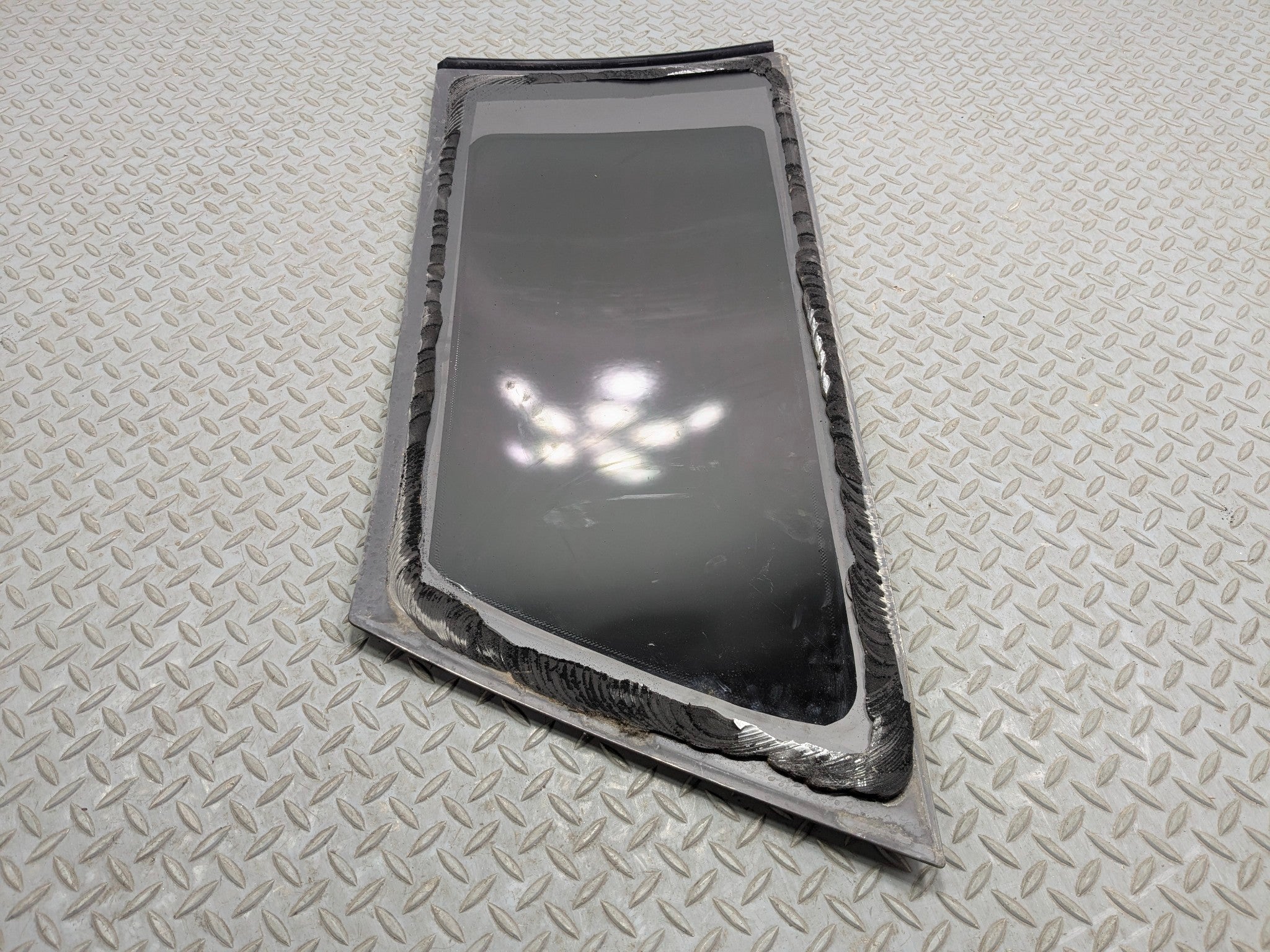 2007 - 2010 MINI COOPER OEM DOOR WINDOW QUARTER GLASS REAR LEFT DRIVER SIDE