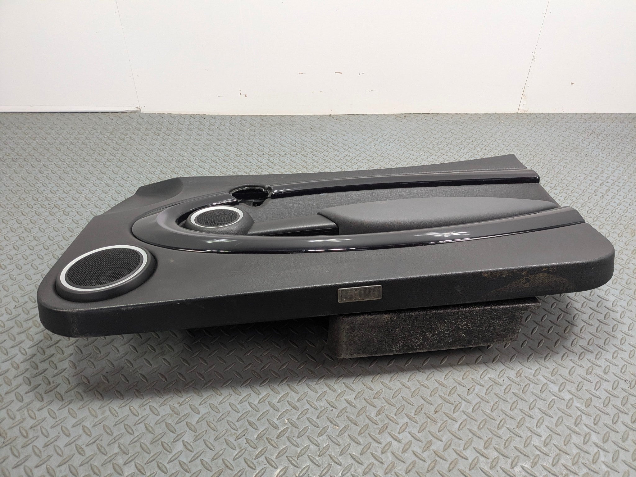 2007 - 2010 MINI COOPER OEM INTERIOR DOOR TRIM PANEL FRONT RIGHT PASSENGER SIDE