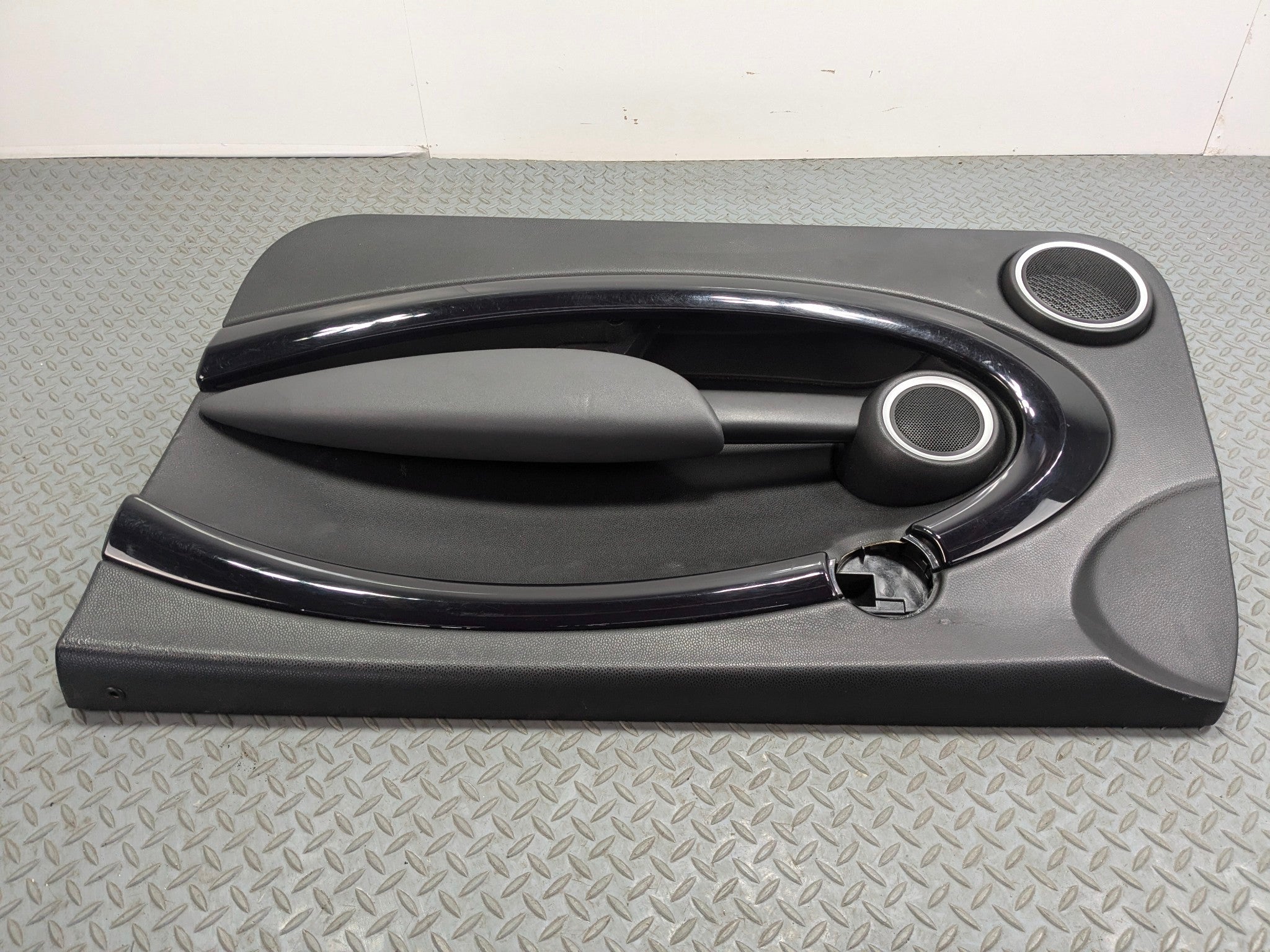 2007 - 2010 MINI COOPER OEM INTERIOR DOOR TRIM PANEL FRONT RIGHT PASSENGER SIDE