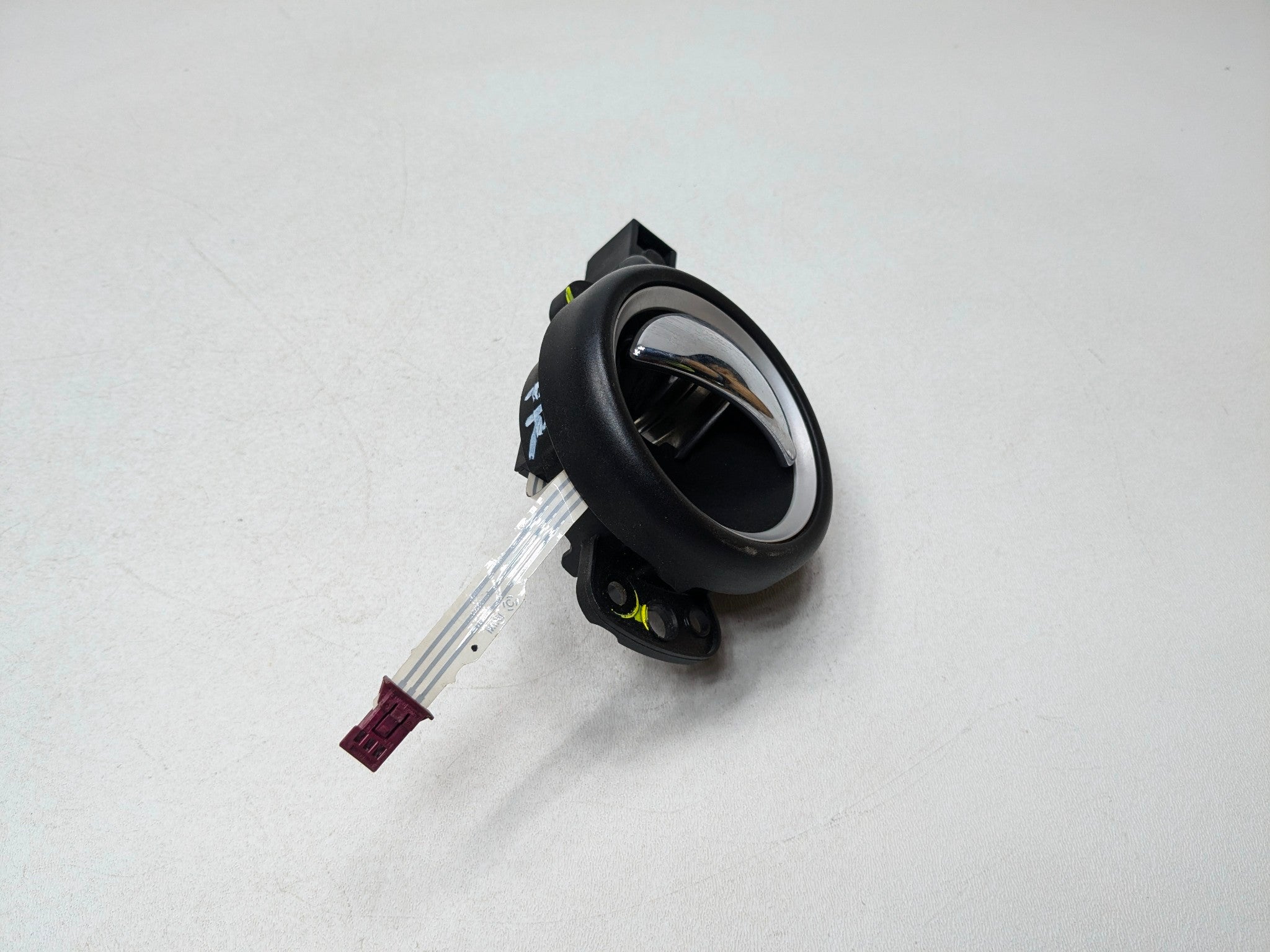 2007 - 2010 MINI COOPER OEM INTERIOR DOOR HANDLE FRONT RIGHT PASSENGER SIDE