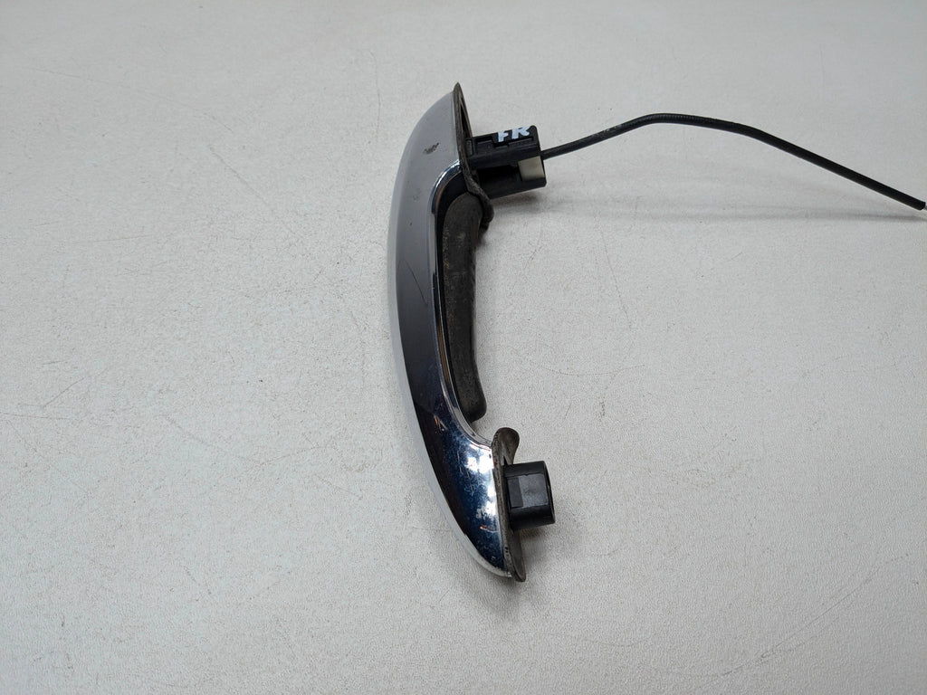 2007 - 2010 MINI COOPER OEM EXTERIOR DOOR HANDLE FRONT RIGHT PASSENGER SIDE