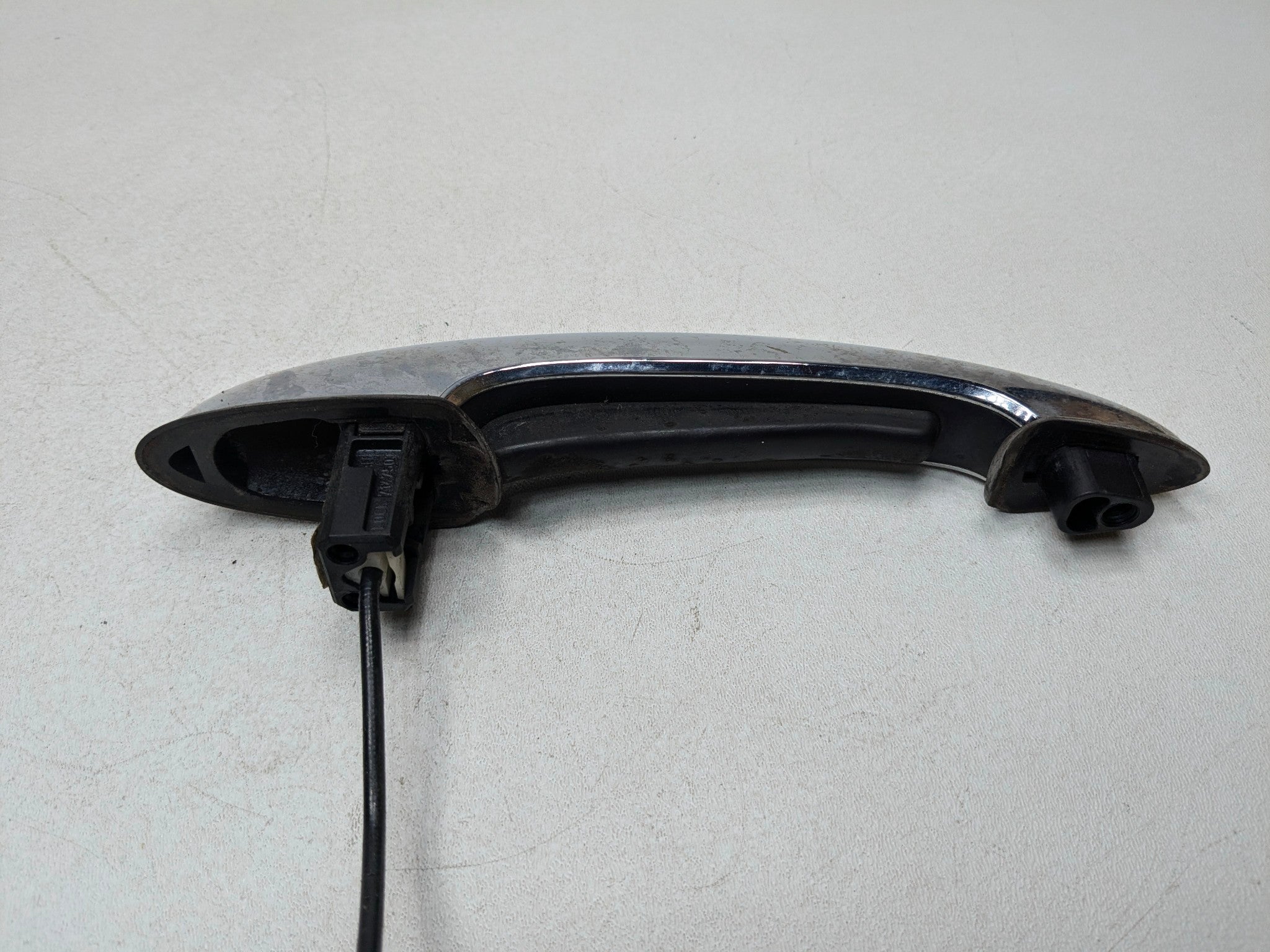 2007 - 2010 MINI COOPER OEM EXTERIOR DOOR HANDLE FRONT RIGHT PASSENGER SIDE