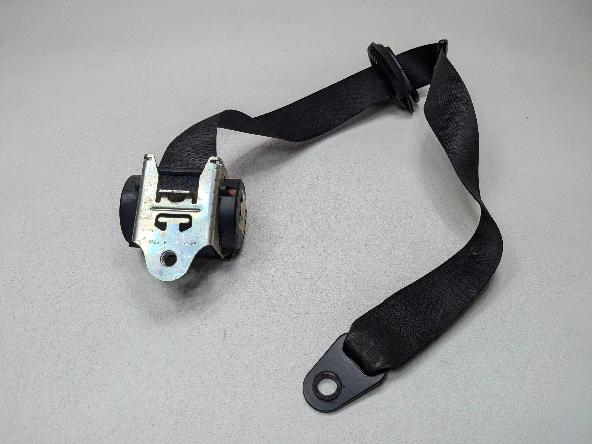 2007 - 2010 MINI COOPER OEM SEAT BELT RETRACTOR FRONT RIGHT PASSENGER SIDE