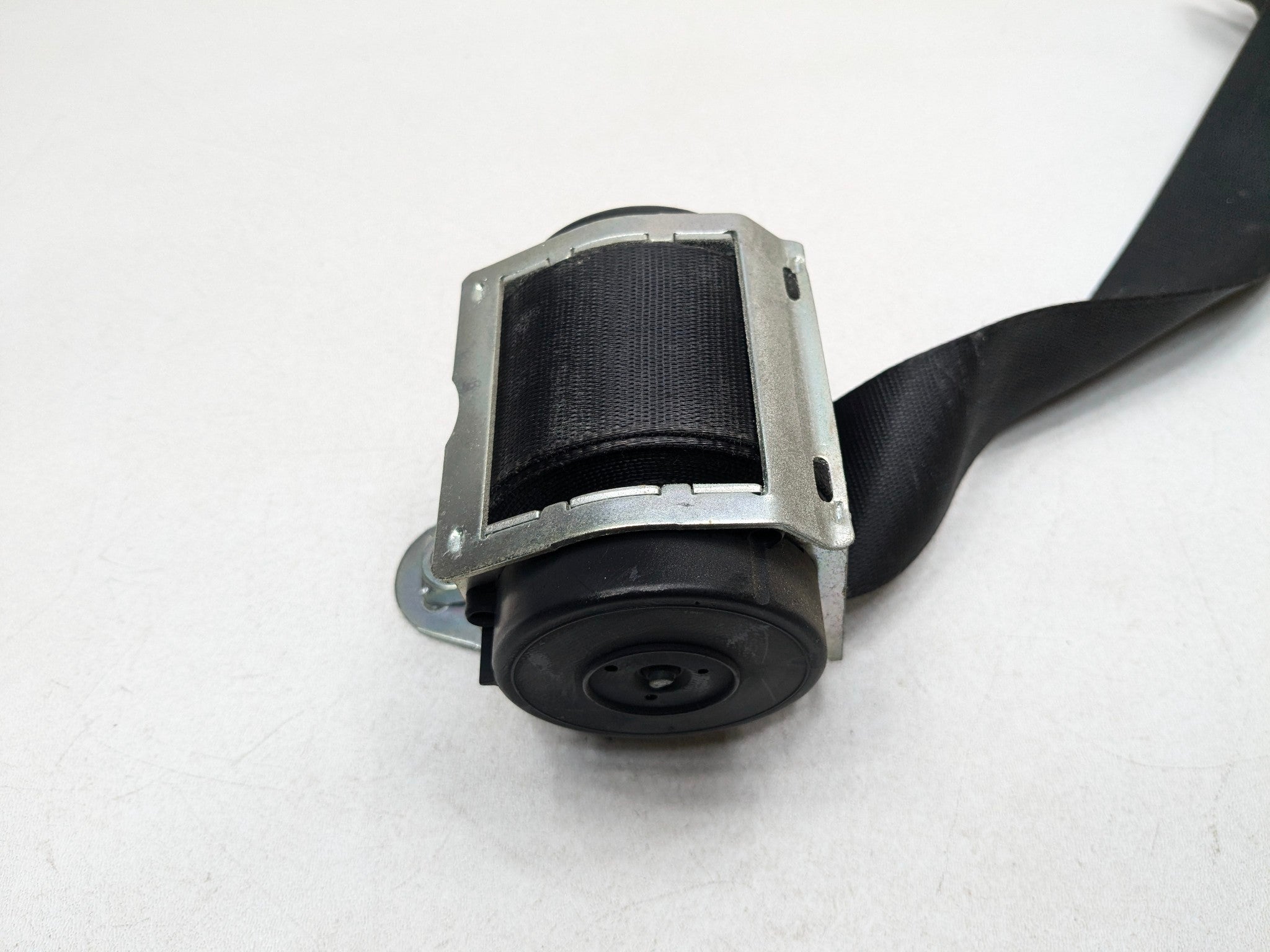 2007 - 2010 MINI COOPER OEM SEAT BELT RETRACTOR FRONT RIGHT PASSENGER SIDE