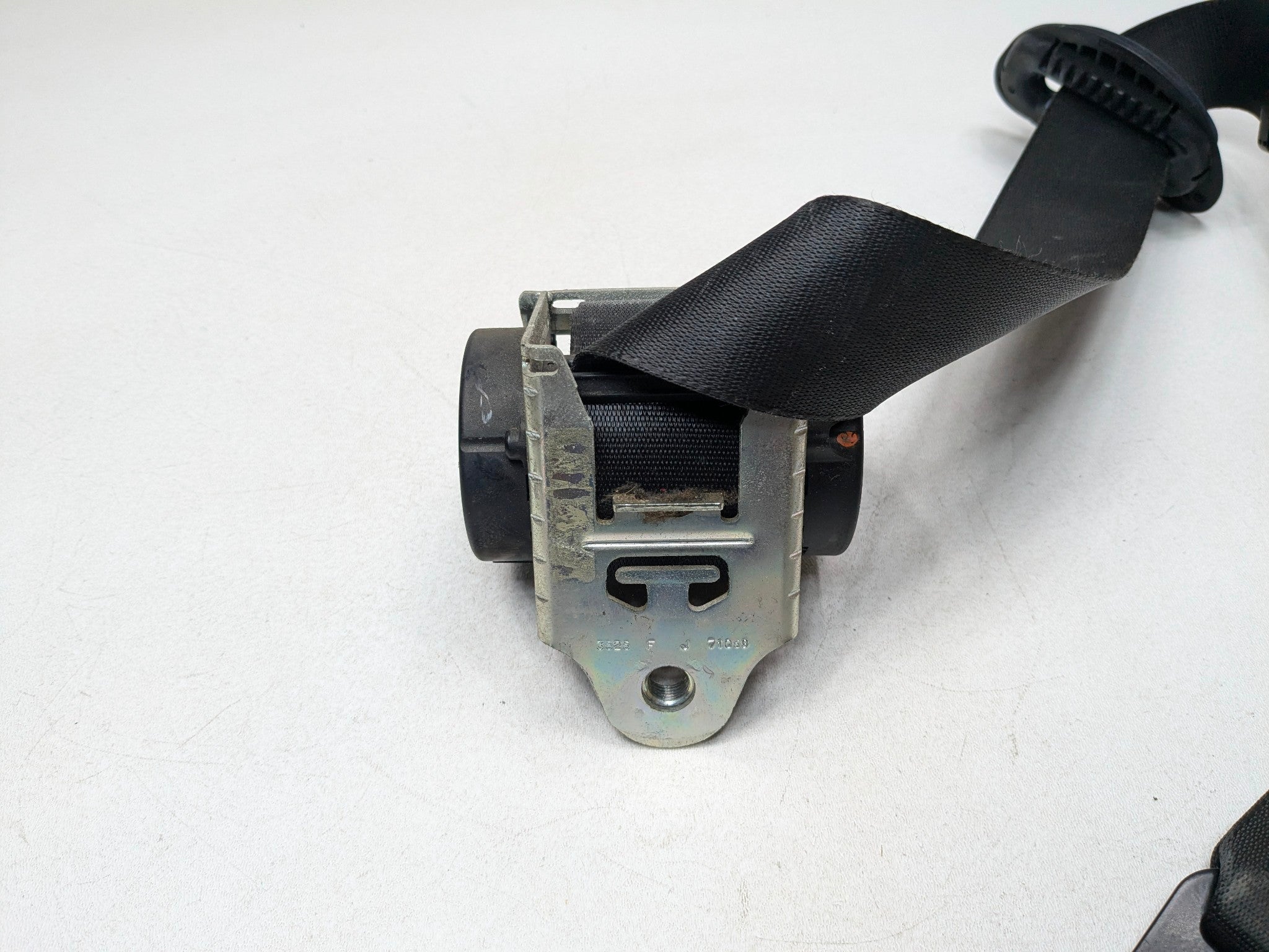 2007 - 2010 MINI COOPER OEM SEAT BELT RETRACTOR FRONT RIGHT PASSENGER SIDE