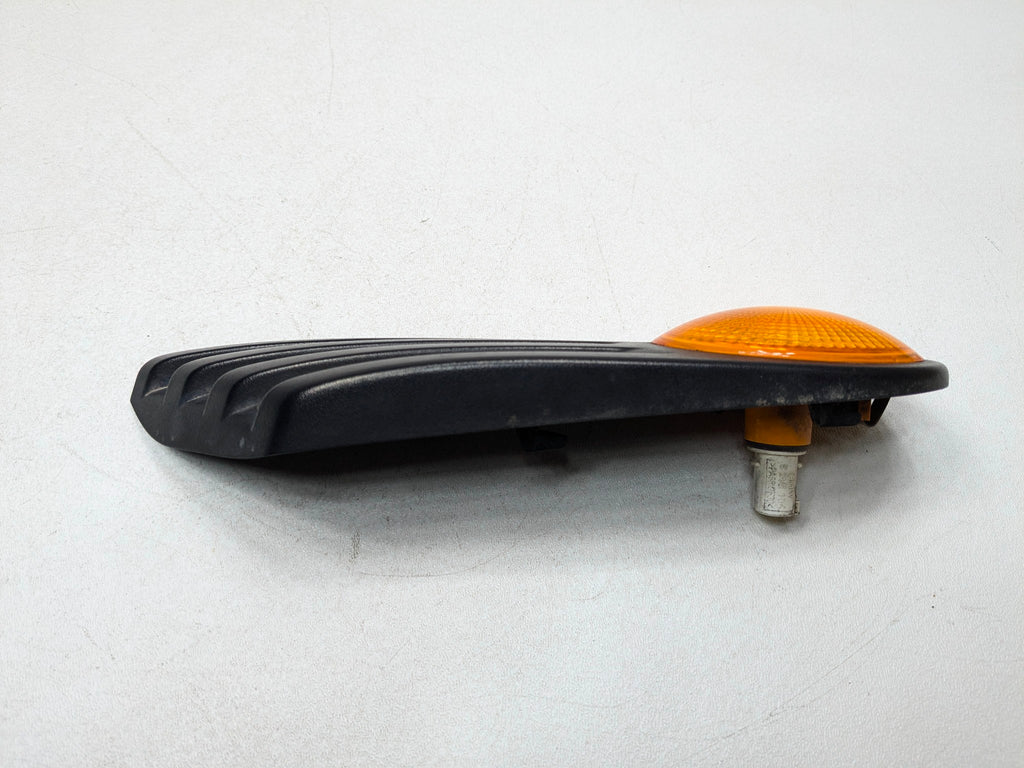 07 - 10 MINI COOPER OEM PASSENGER SIDE WING INDICATOR TURN SIGNAL LIGHT FRONT