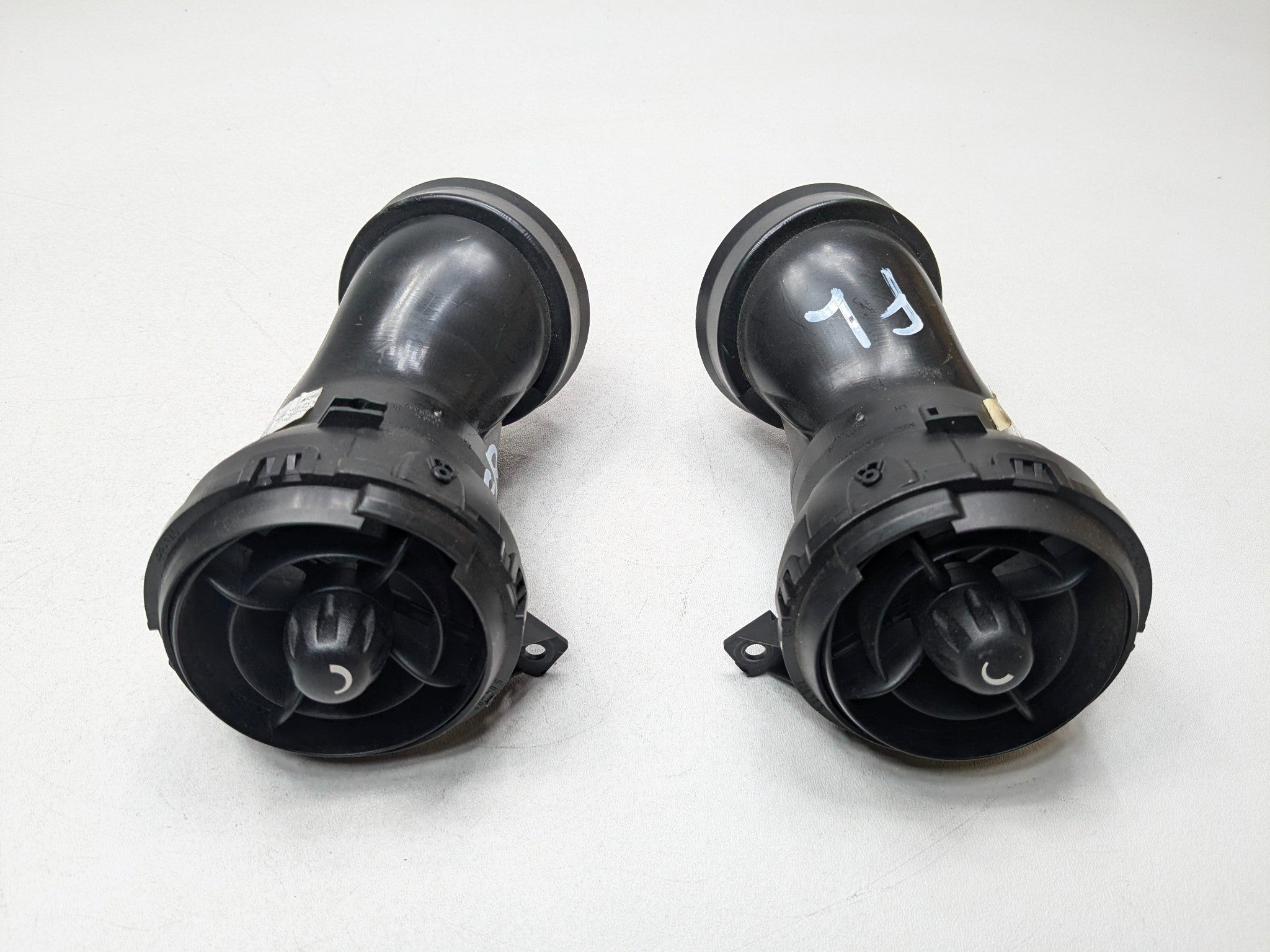 2007 - 2010 MINI COOPER OEM DASH AC HEATER AIR VENT FRONT CENTER LEFT AND RIGHT