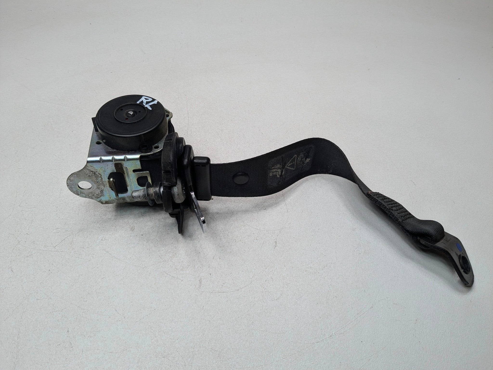 2007 - 2010 MINI COOPER OEM SEAT BELT RETRACTOR REAR LEFT DRIVER SIDE