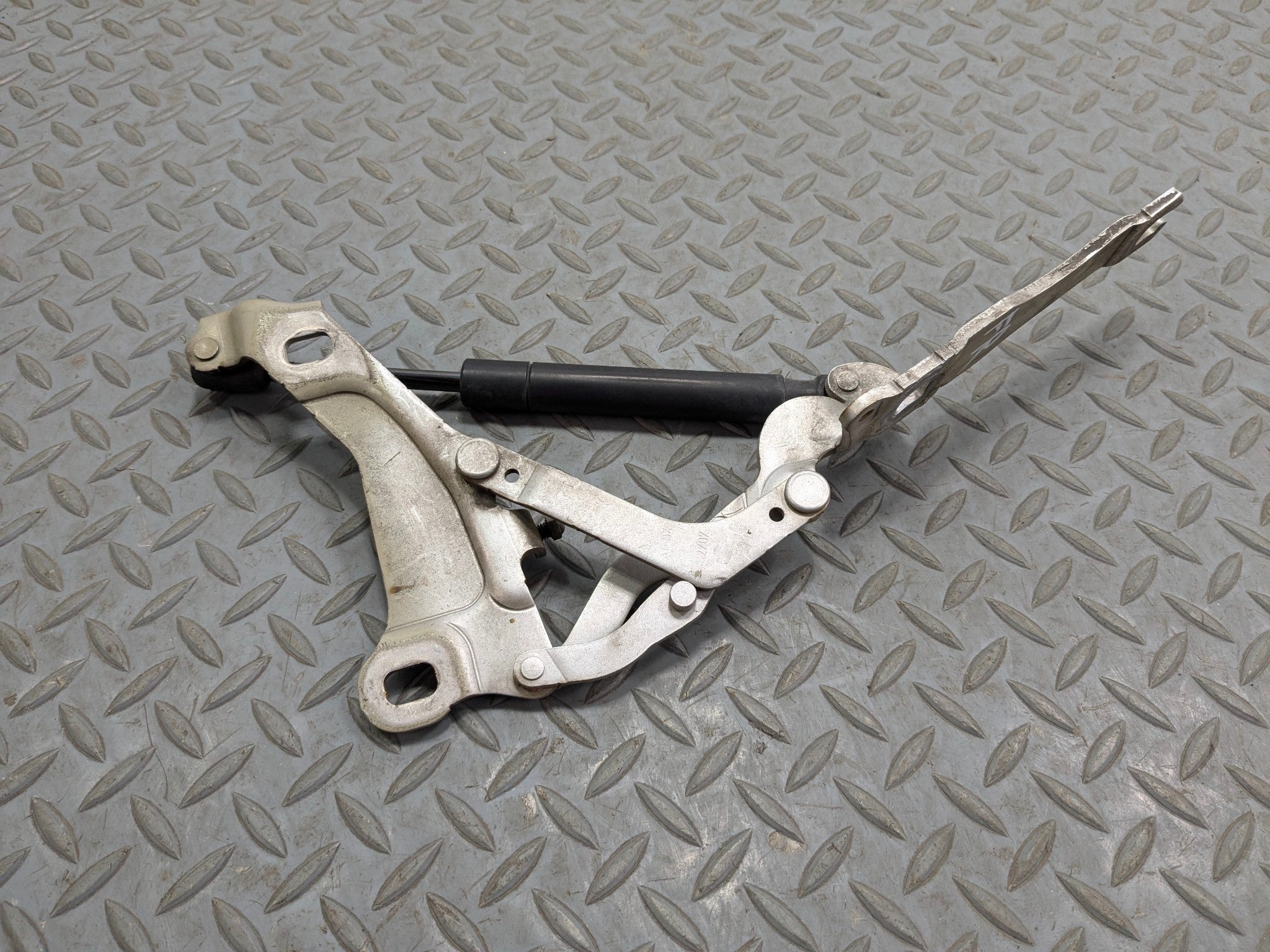 07 - 10 MINI COOPER OEM HOOD HINGE WITH SHOCK STRUT FRONT RIGHT PASSENGER SIDE