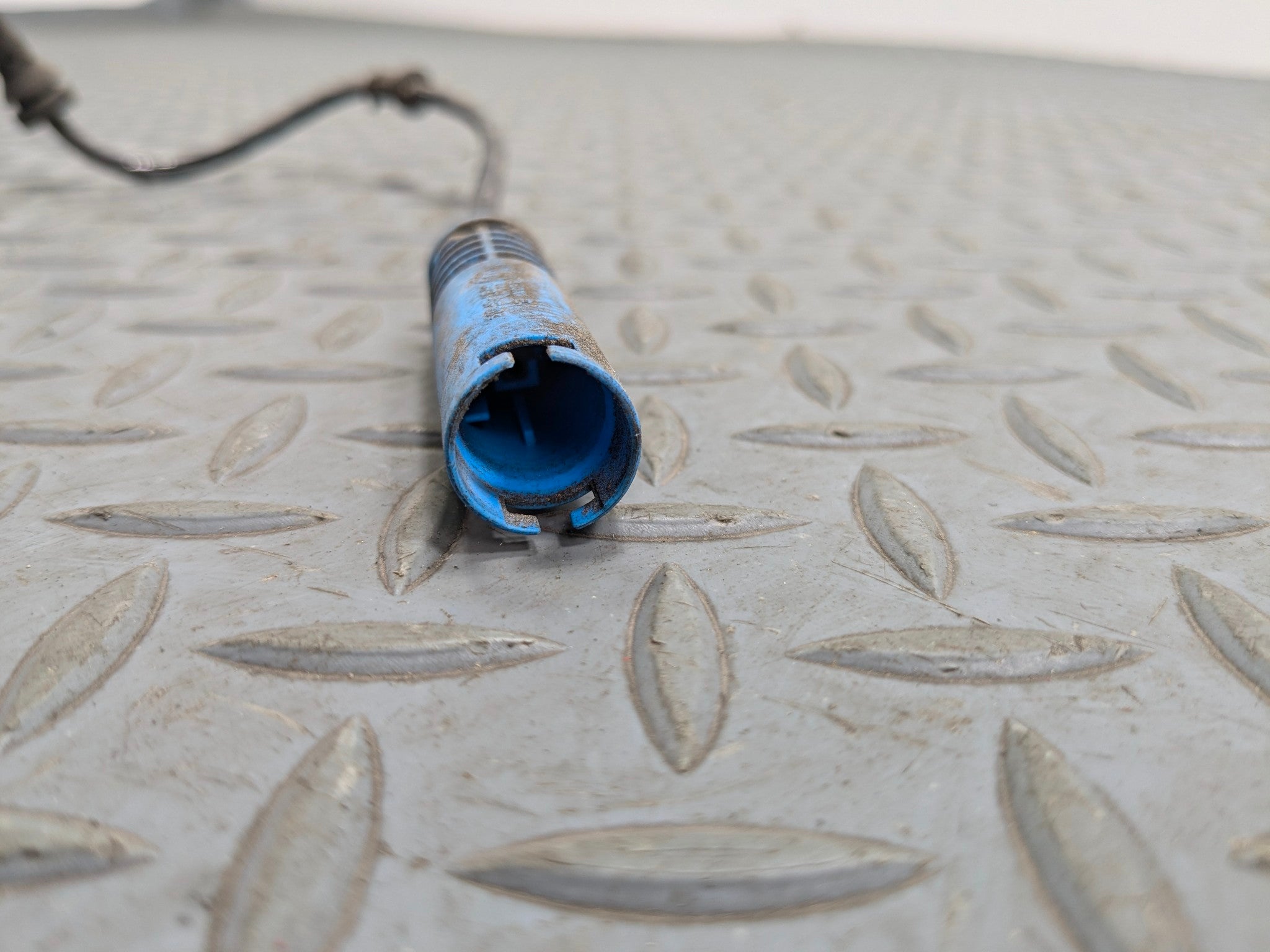 2007 - 2010 MINI COOPER OEM ABS SPEED SENSOR FRONT RIGHT PASSENGER SIDE