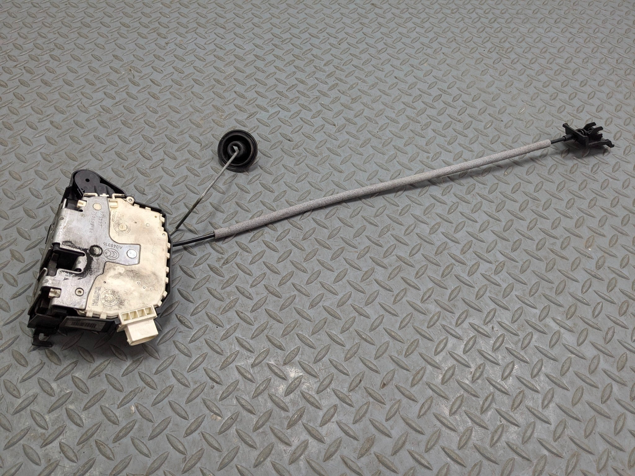 2007 - 2010 MINI COOPER OEM DOOR LATCH LOCK ACTUATOR FRONT LEFT DRIVER SIDE