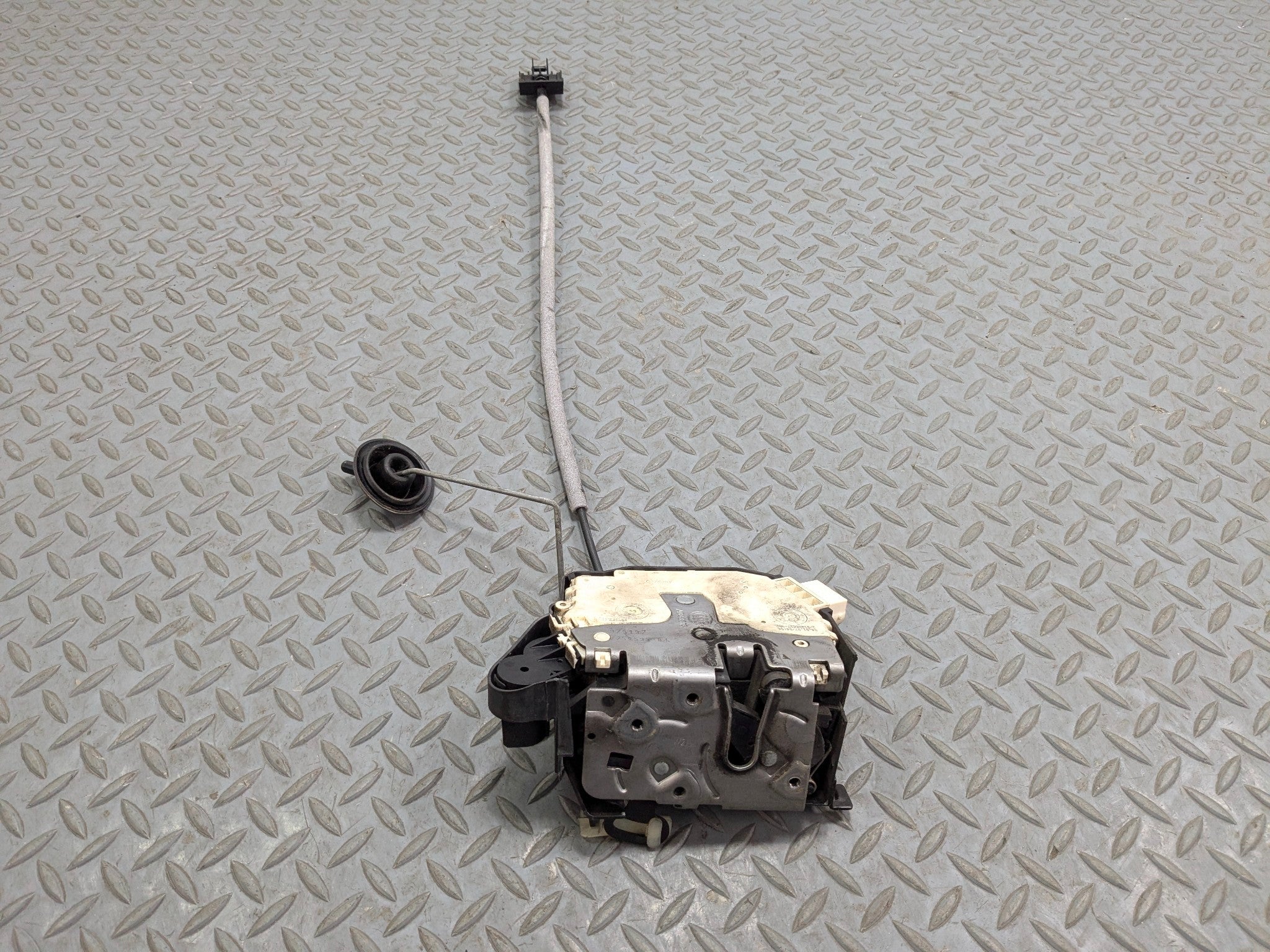 2007 - 2010 MINI COOPER OEM DOOR LATCH LOCK ACTUATOR FRONT LEFT DRIVER SIDE