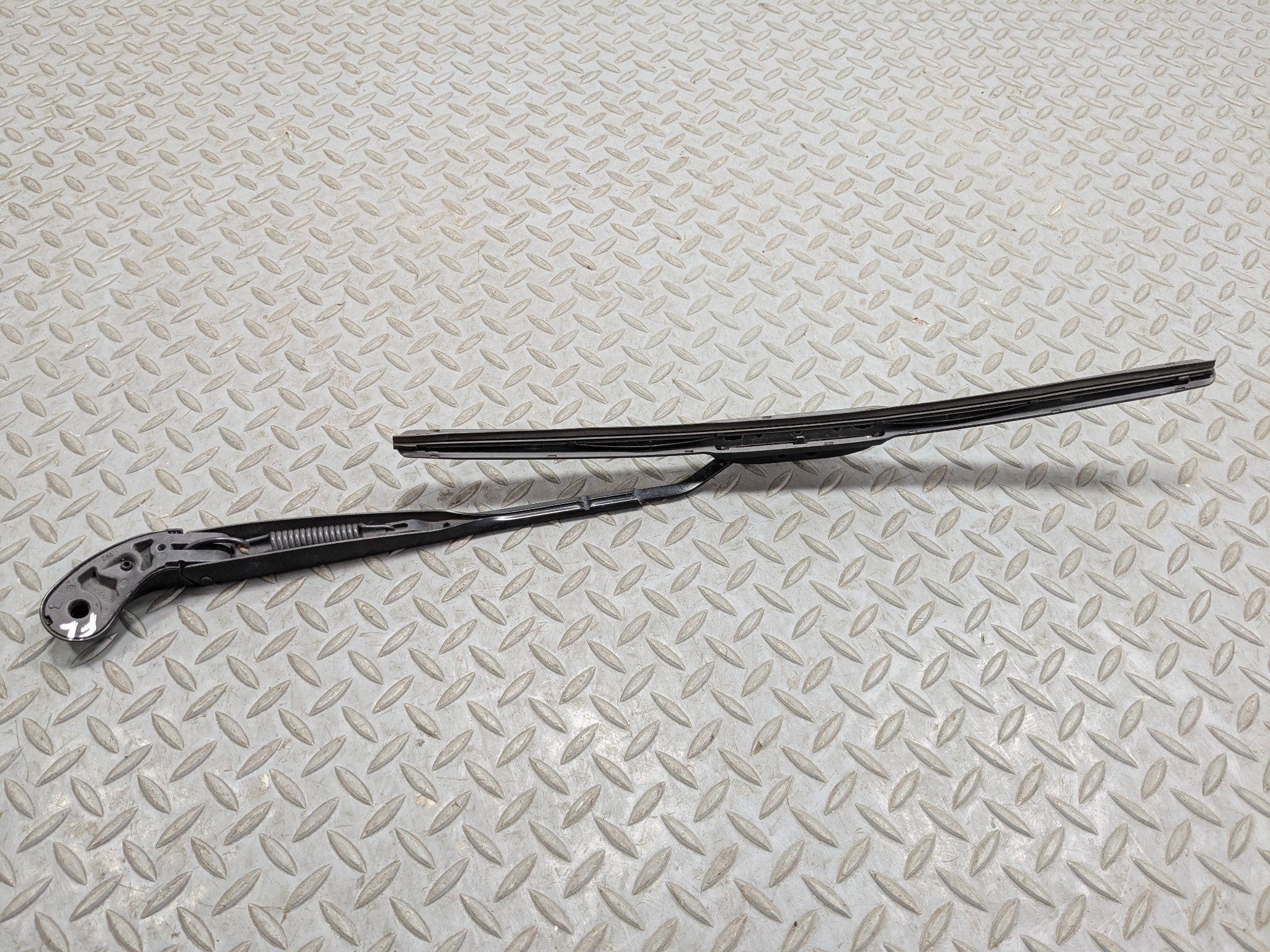 07 - 10 MINI COOPER OEM WINDSHIELD WIPER ARM WITH BLADE FRONT LEFT DRIVER SIDE