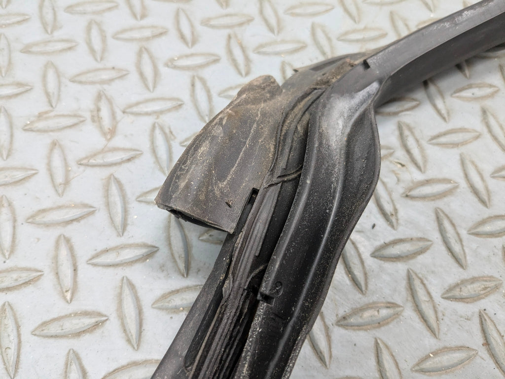 2007 - 2010 MINI COOPER OEM DOOR SEAL WEATHER STRIPPING RUBBER FRONT RIGHT SIDE