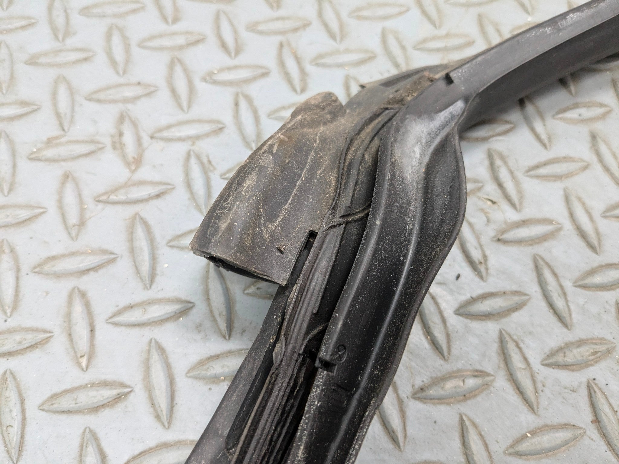 2007 - 2010 MINI COOPER OEM DOOR SEAL WEATHER STRIPPING RUBBER FRONT RIGHT SIDE