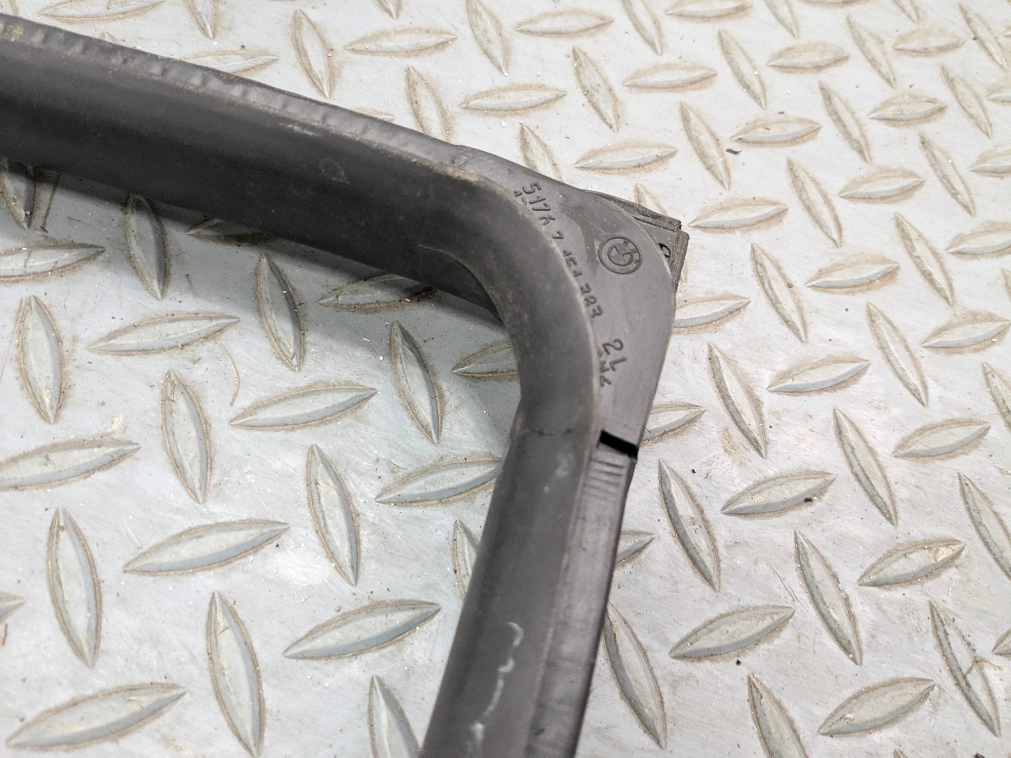 2007 - 2010 MINI COOPER OEM DOOR SEAL WEATHER STRIPPING RUBBER FRONT LEFT SIDE