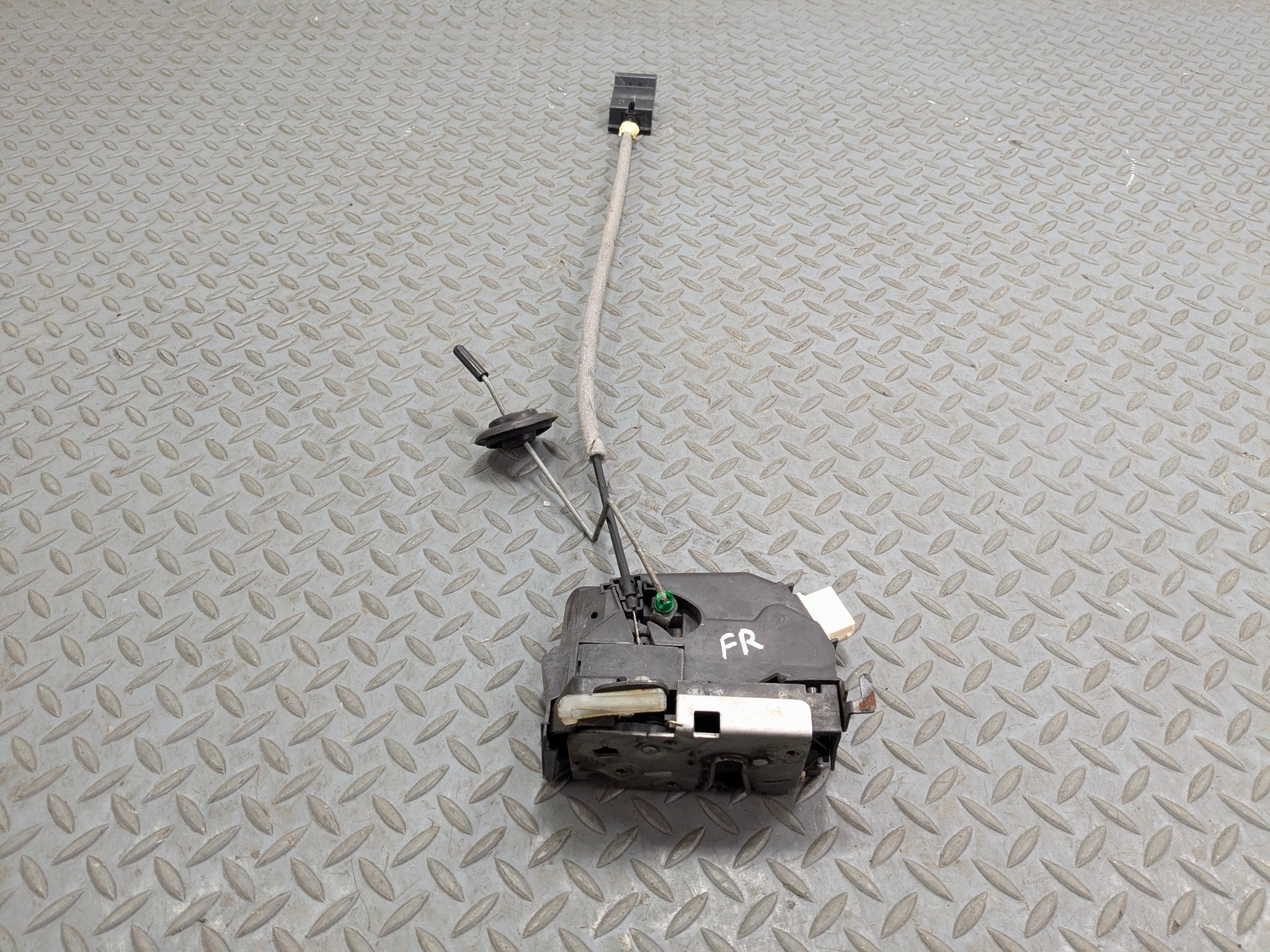 2007 - 2010 MINI COOPER OEM DOOR LATCH LOCK ACTUATOR FRONT RIGHT PASSENGER SIDE