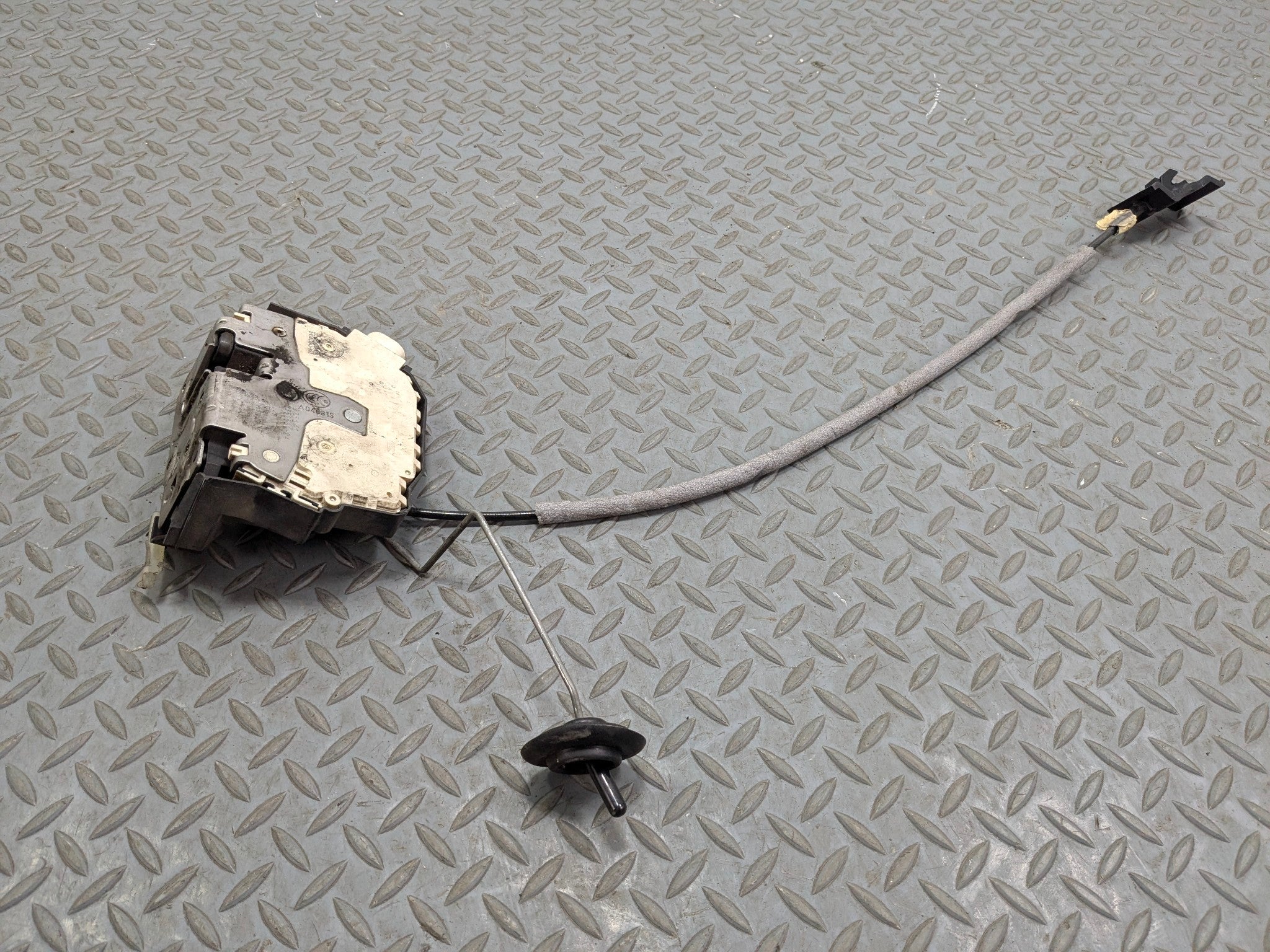 2007 - 2010 MINI COOPER OEM DOOR LATCH LOCK ACTUATOR FRONT RIGHT PASSENGER SIDE