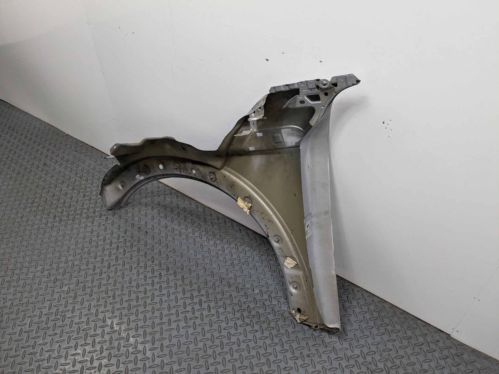 2007 - 2010 MINI COOPER OEM FENDER COVER PANEL SILVER METALLIC FRONT RIGHT SIDE