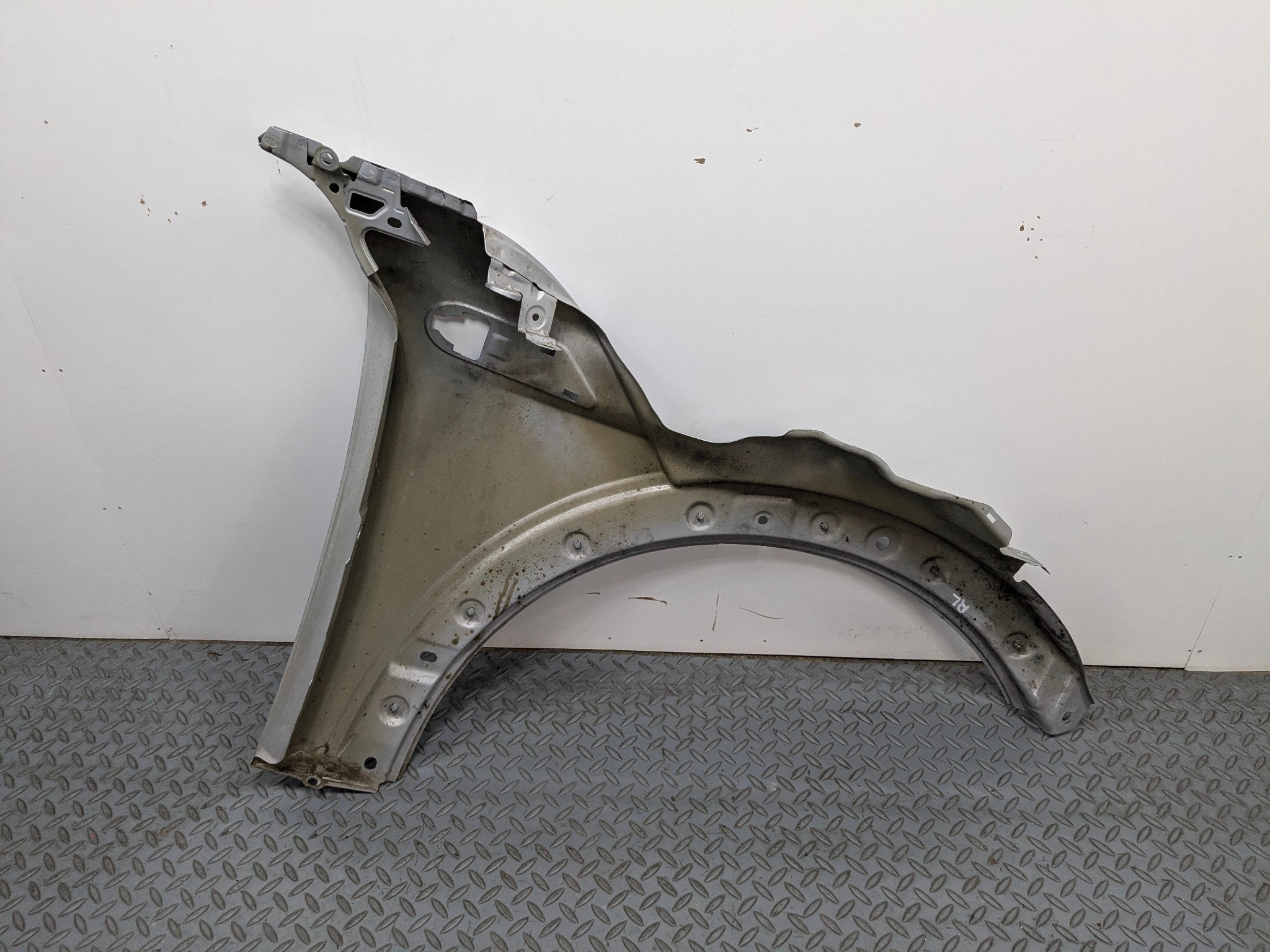 2007 - 2010 MINI COOPER OEM FENDER COVER PANEL SILVER METALLIC FRONT LEFT SIDE