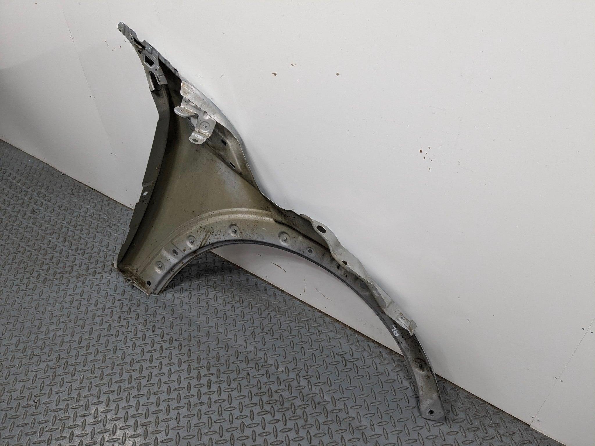 2007 - 2010 MINI COOPER OEM FENDER COVER PANEL SILVER METALLIC FRONT LEFT SIDE