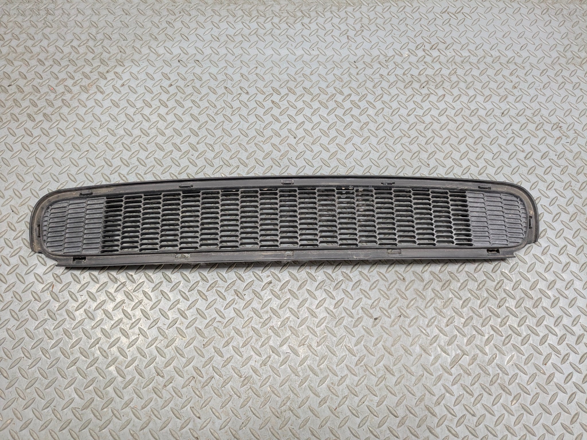 07 - 10 MINI COOPER OEM GRILLE WITHOUT EMBLEM FRONT CENTER LOWER BUMPER COVER