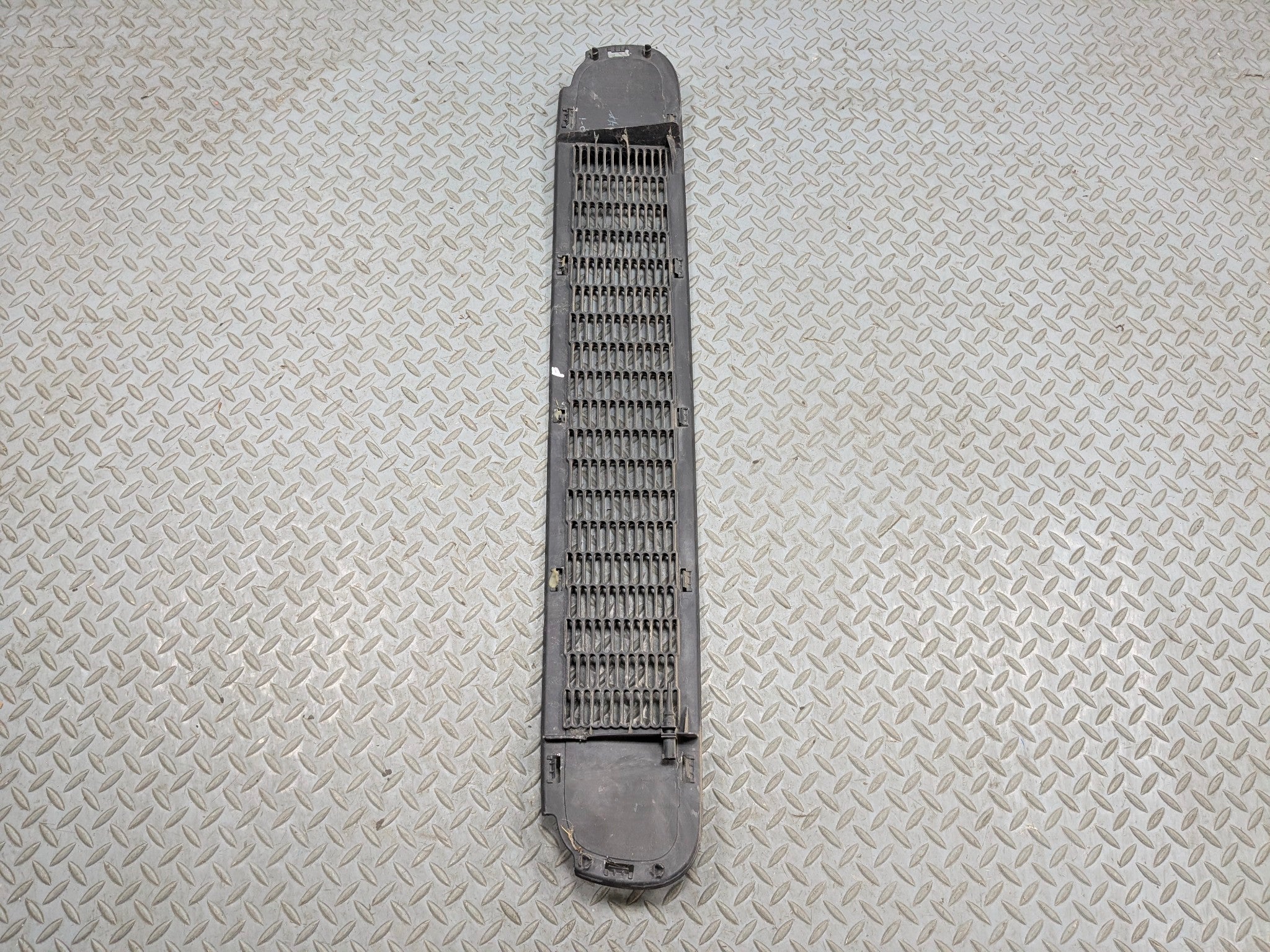 07 - 10 MINI COOPER OEM GRILLE WITHOUT EMBLEM FRONT CENTER LOWER BUMPER COVER