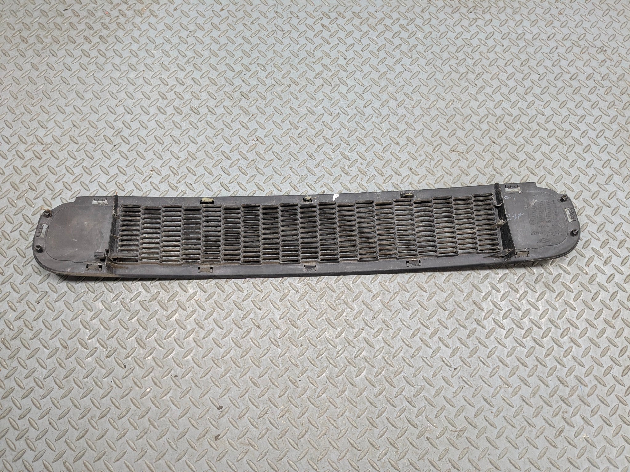 07 - 10 MINI COOPER OEM GRILLE WITHOUT EMBLEM FRONT CENTER LOWER BUMPER COVER