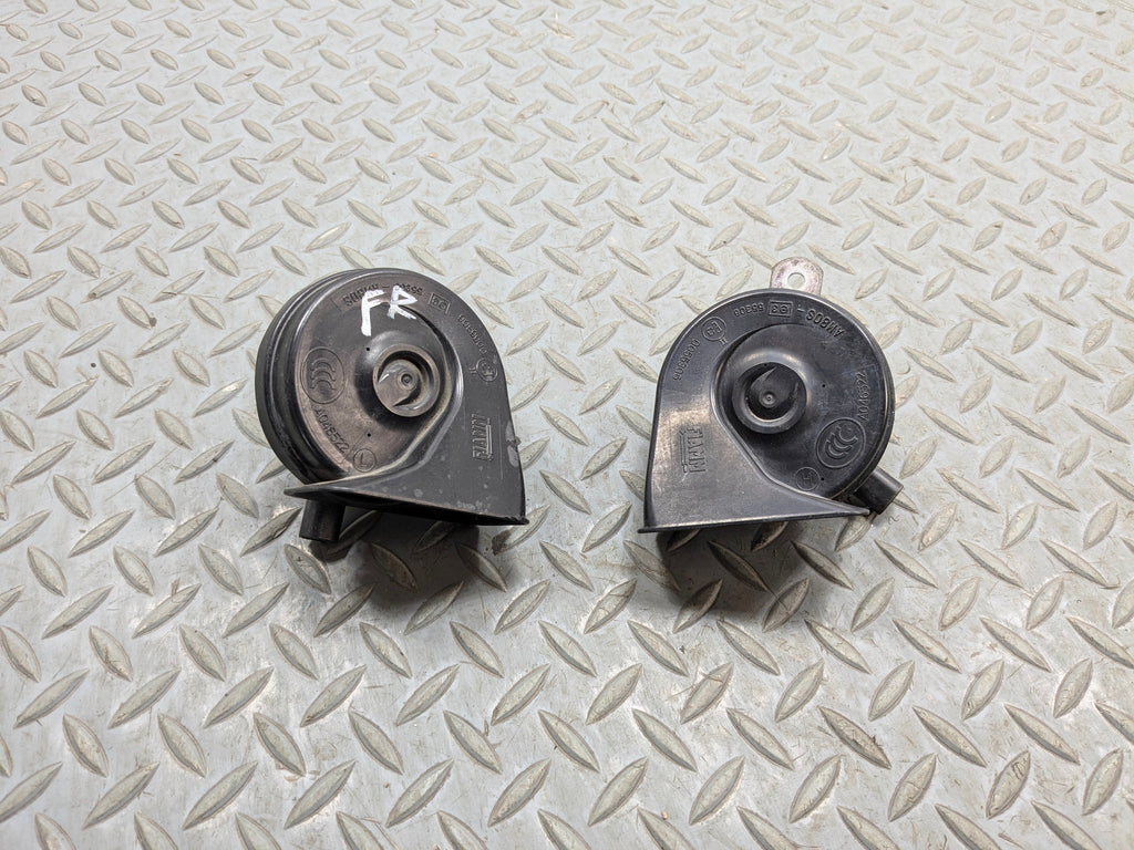 2007 - 2010 MINI COOPER OEM DUAL NOTE HORN HIGH AND LOW TONE SIREN SIGNAL SET