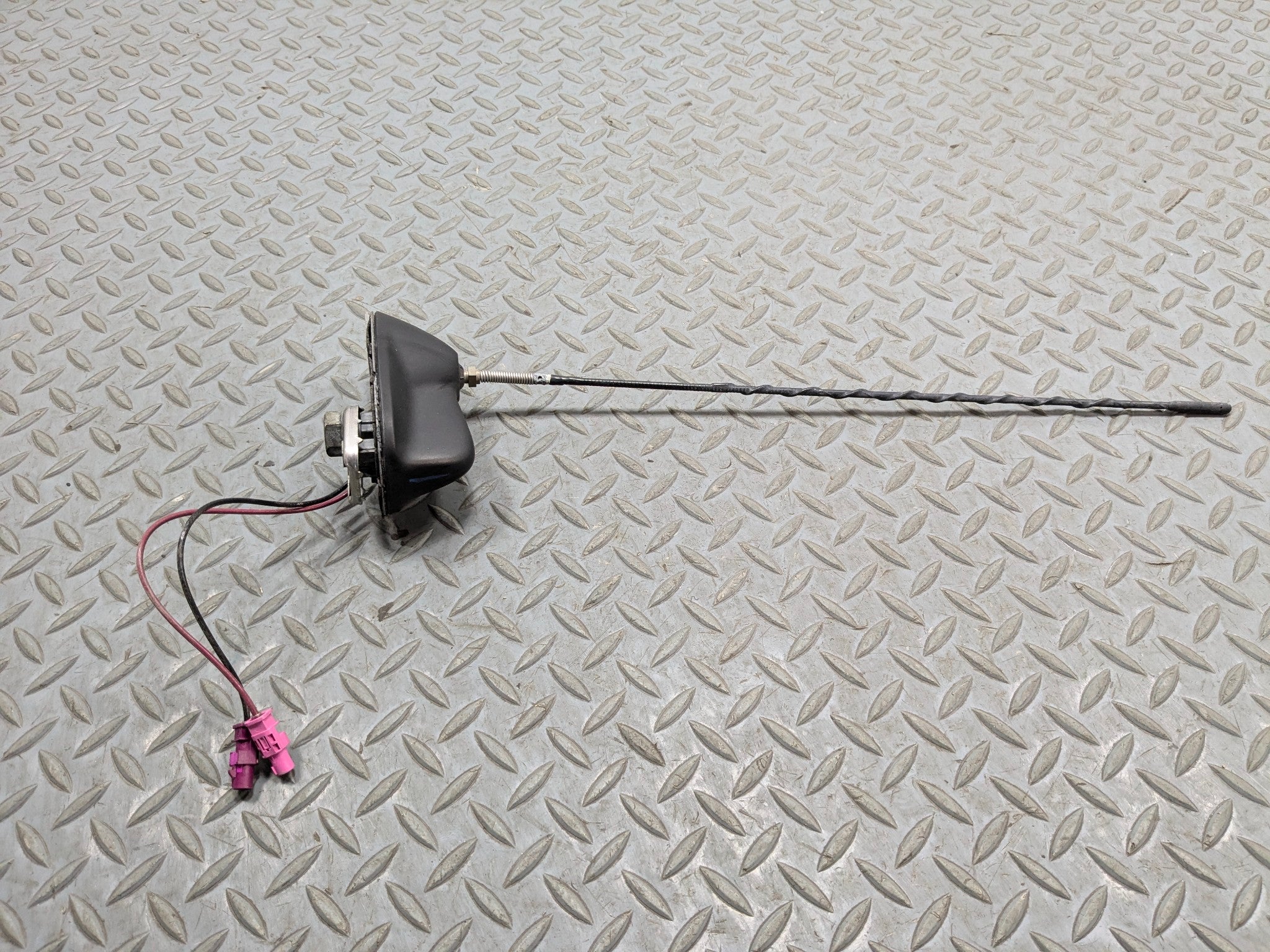 2007 - 2010 MINI COOPER OEM SHARK FIN RADIO ROOF ANTENNA ASSEMBLY BLACK