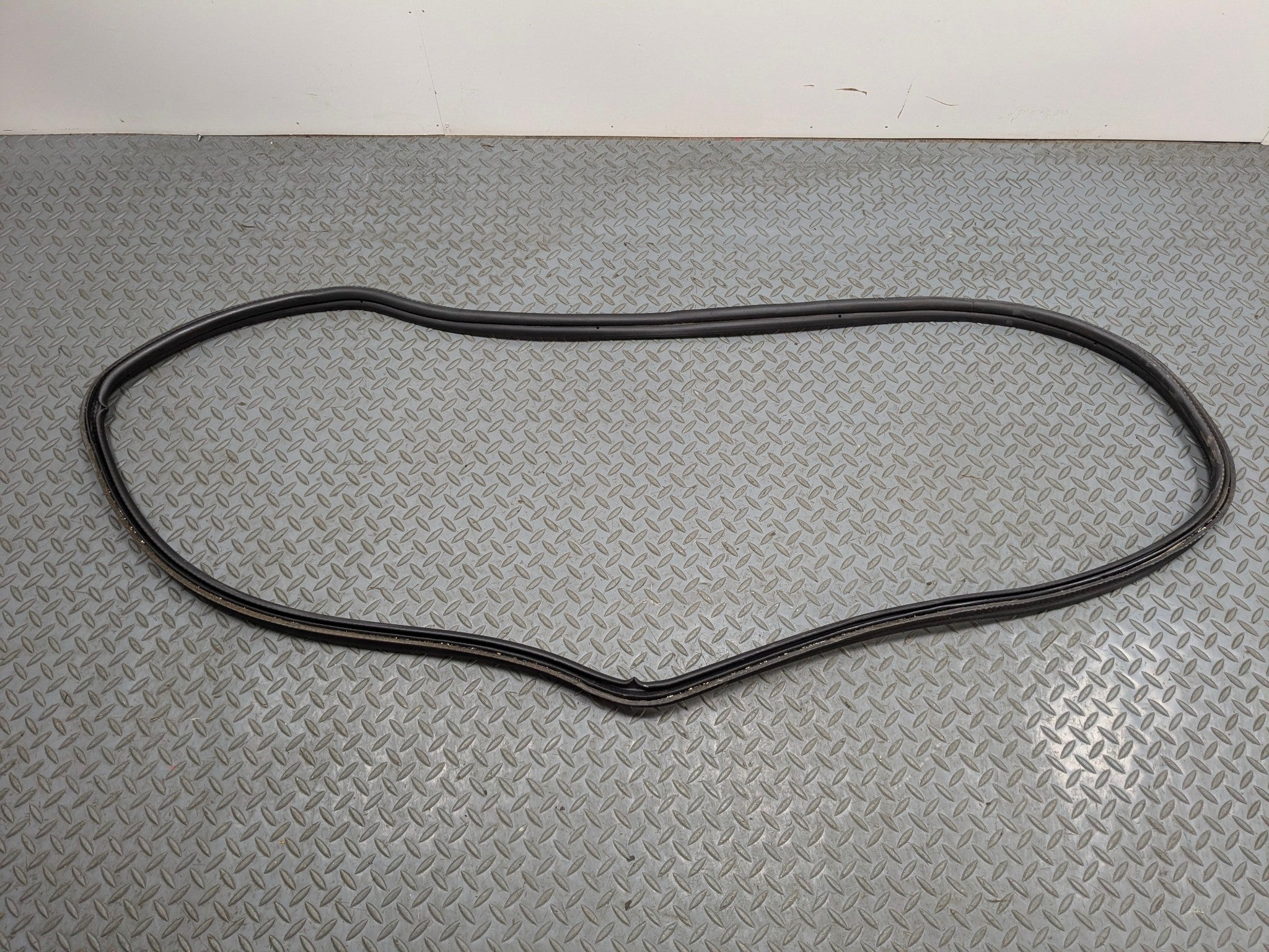 2007 - 2010 MINI COOPER OEM TRUNK TAILGATE SEAL REAR WEATHER STRIPPING RUBBER