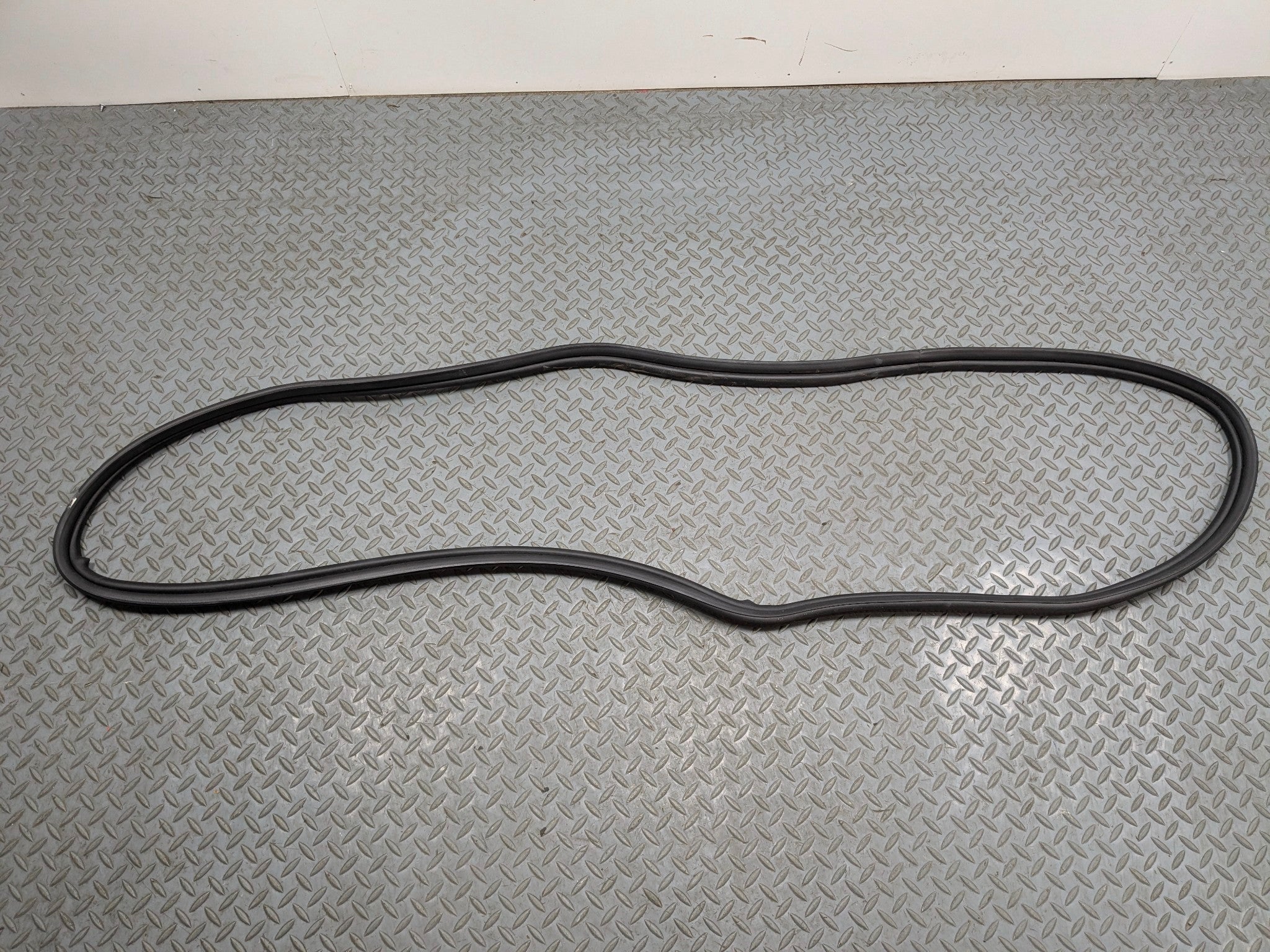 2007 - 2010 MINI COOPER OEM TRUNK TAILGATE SEAL REAR WEATHER STRIPPING RUBBER