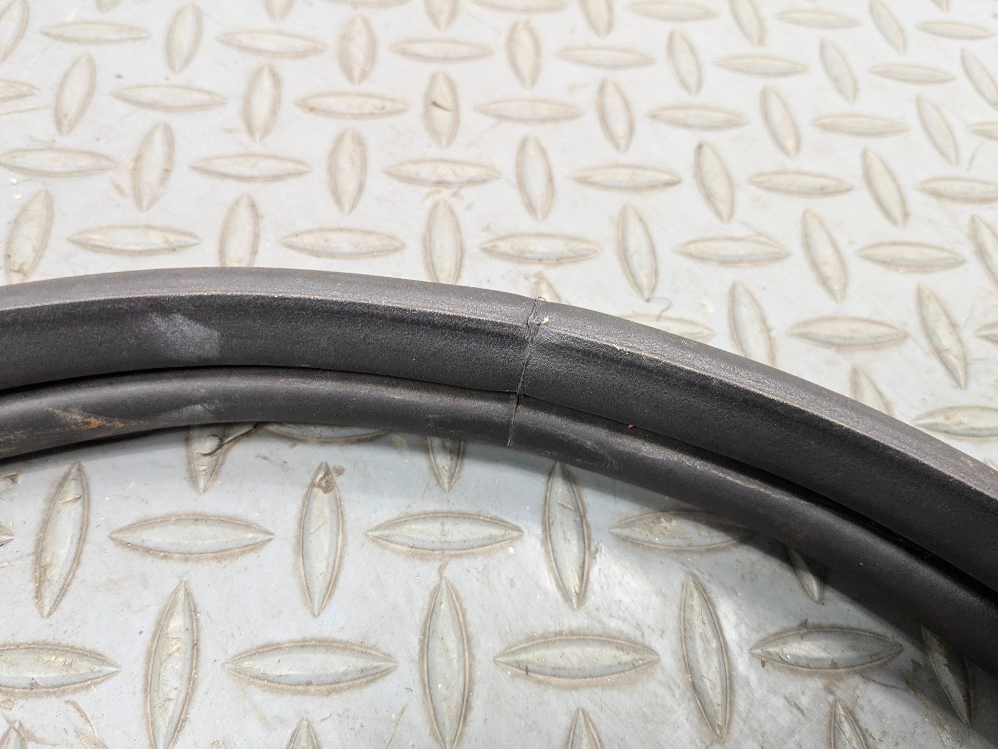 2007 - 2010 MINI COOPER OEM TRUNK TAILGATE SEAL REAR WEATHER STRIPPING RUBBER