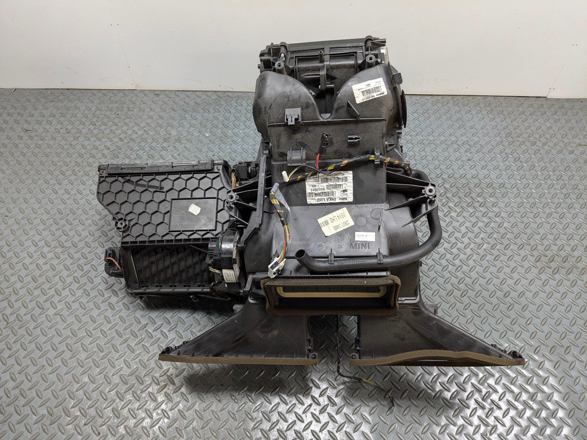 2007 - 2010 MINI COOPER OEM HVAC HEATER CORE BLOWER EVAPORATOR ASSEMBLY