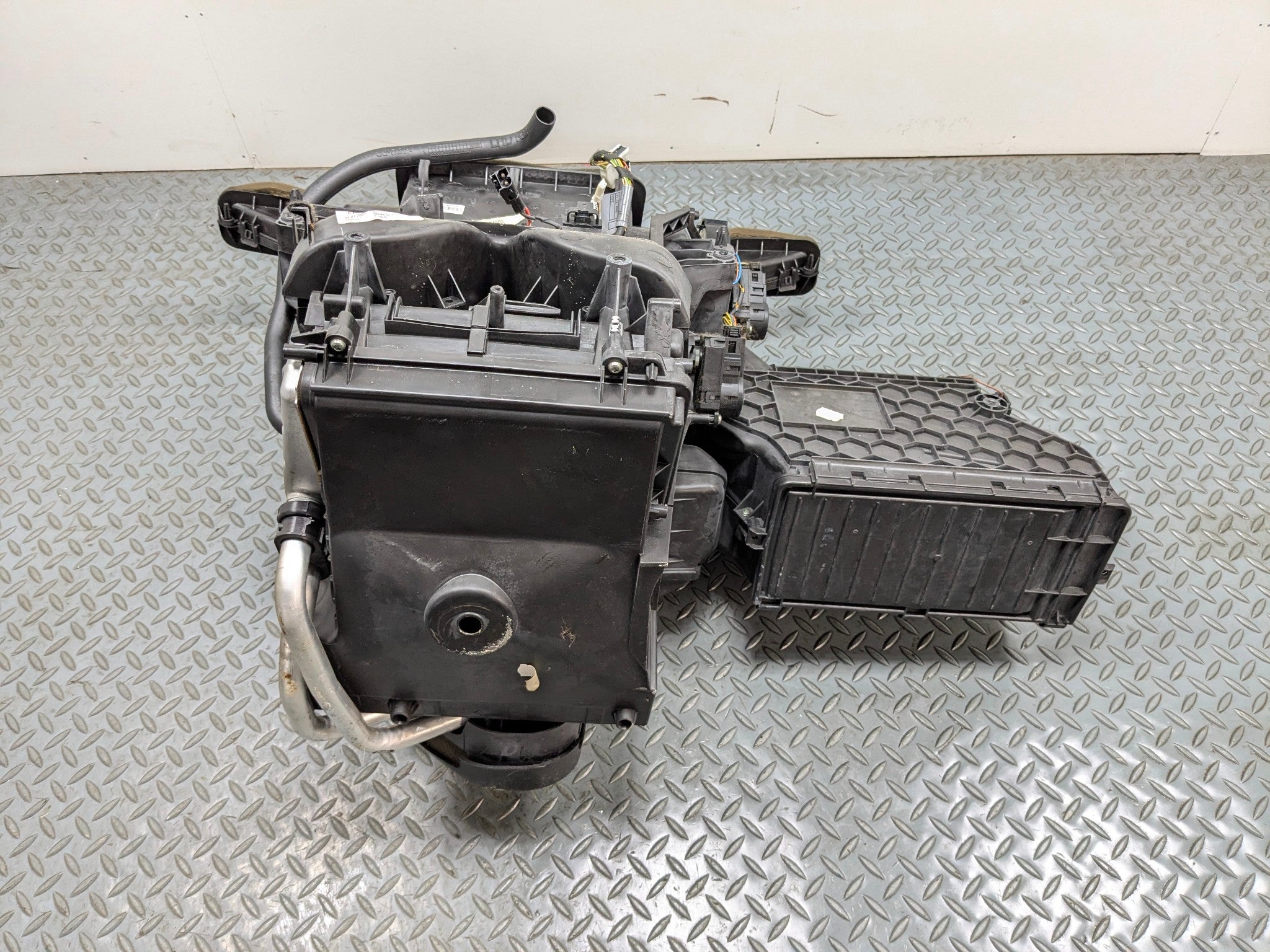 2007 - 2010 MINI COOPER OEM HVAC HEATER CORE BLOWER EVAPORATOR ASSEMBLY