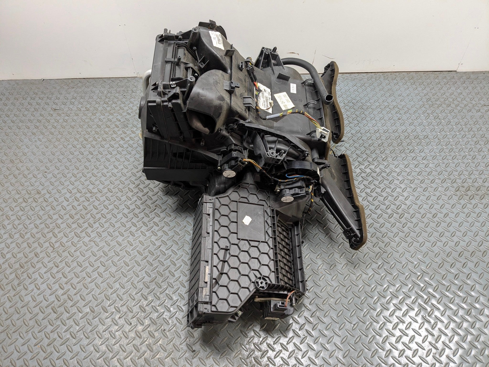 2007 - 2010 MINI COOPER OEM HVAC HEATER CORE BLOWER EVAPORATOR ASSEMBLY