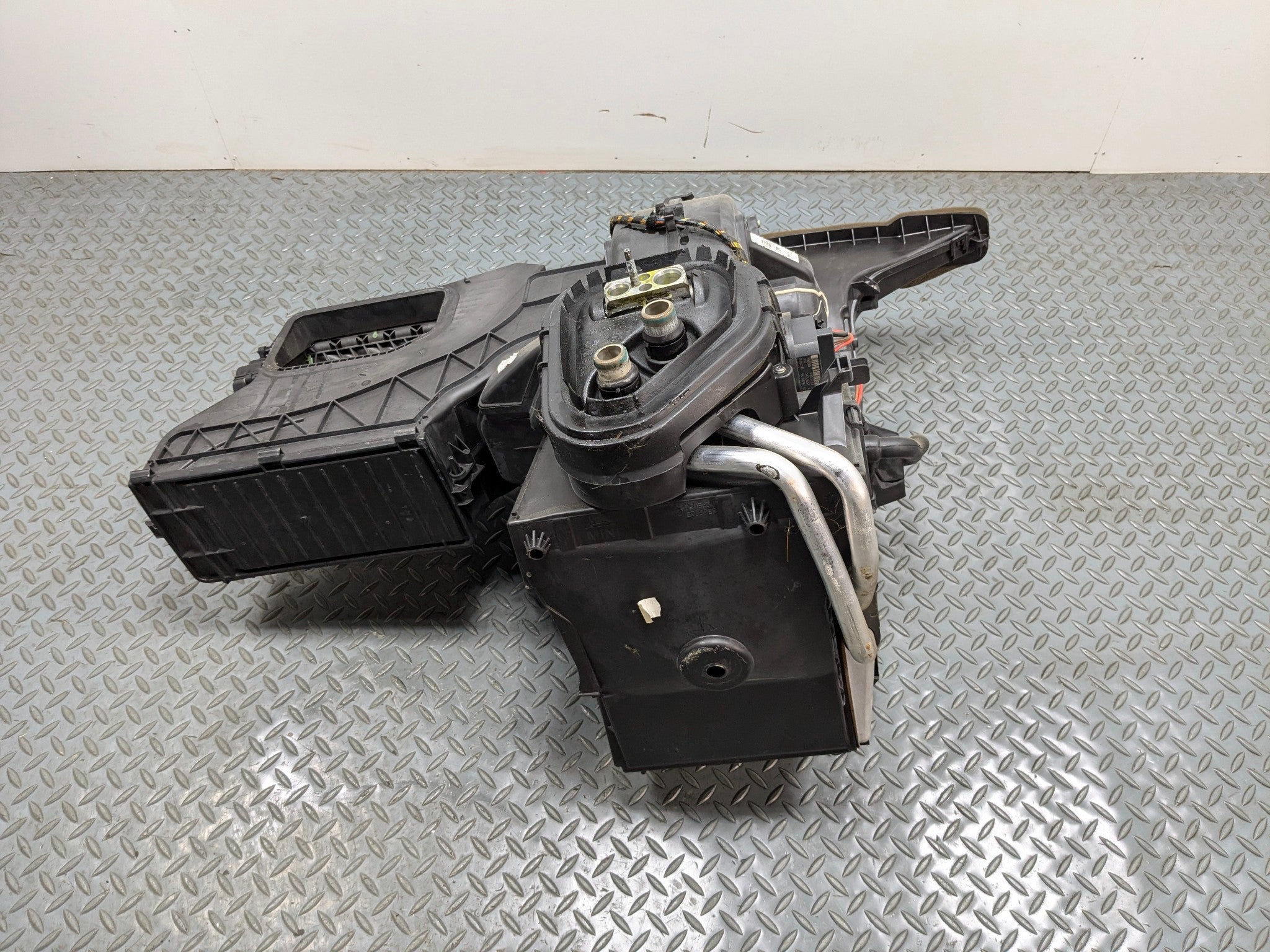 2007 - 2010 MINI COOPER OEM HVAC HEATER CORE BLOWER EVAPORATOR ASSEMBLY