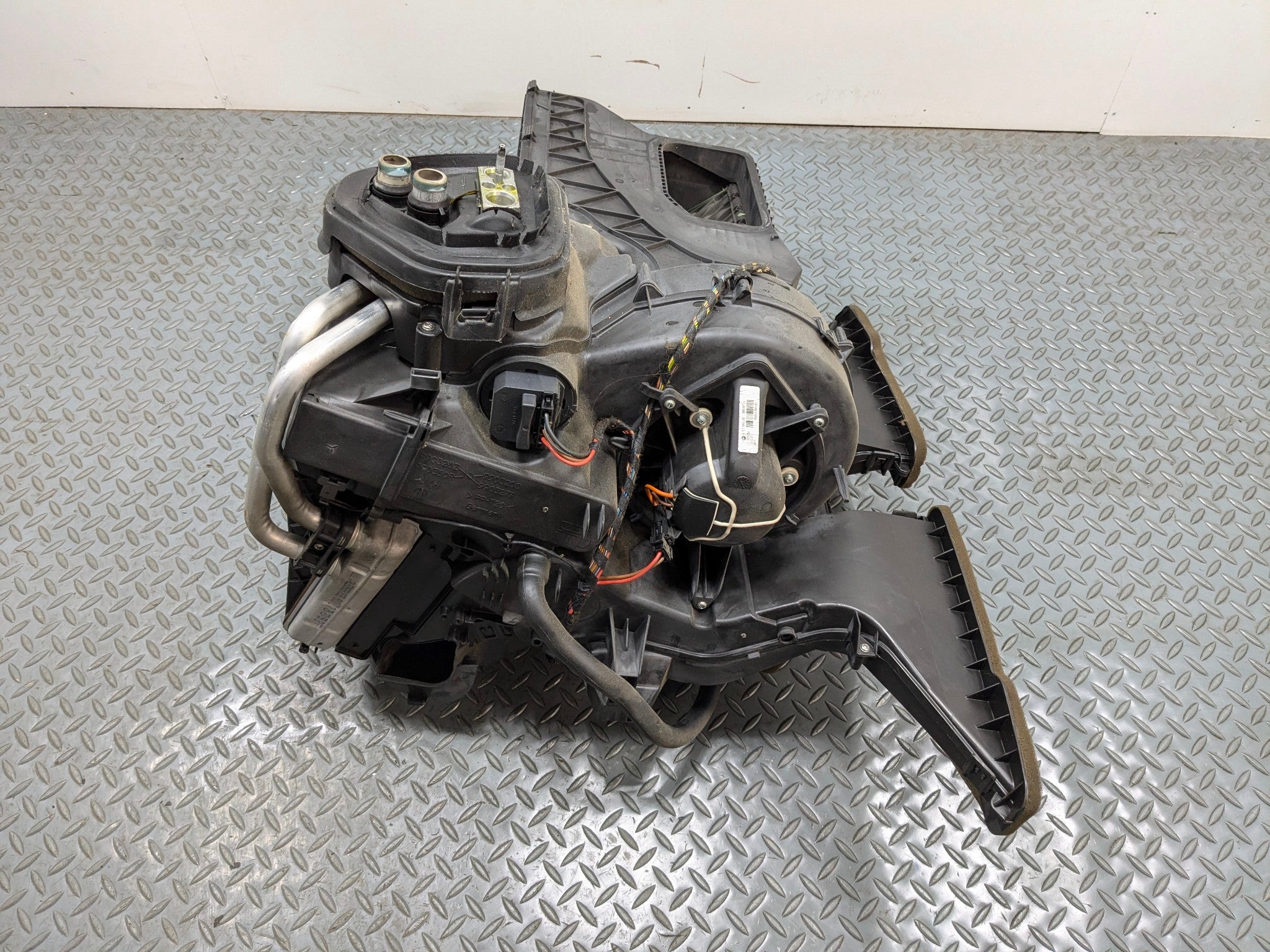 2007 - 2010 MINI COOPER OEM HVAC HEATER CORE BLOWER EVAPORATOR ASSEMBLY