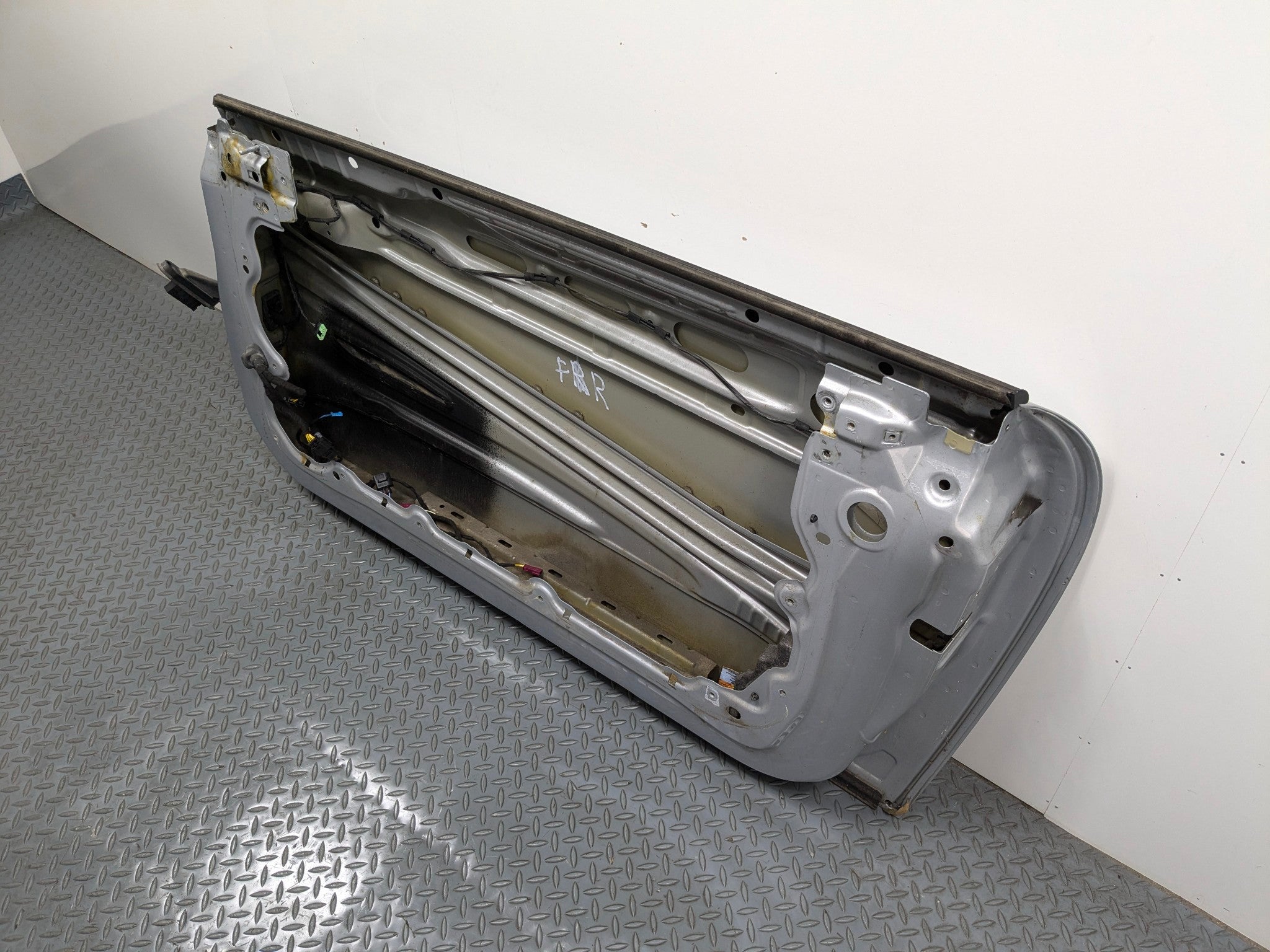 2007 - 2010 MINI COOPER OEM DOOR SHELL PANEL SILVER METALLIC FRONT RIGHT SIDE