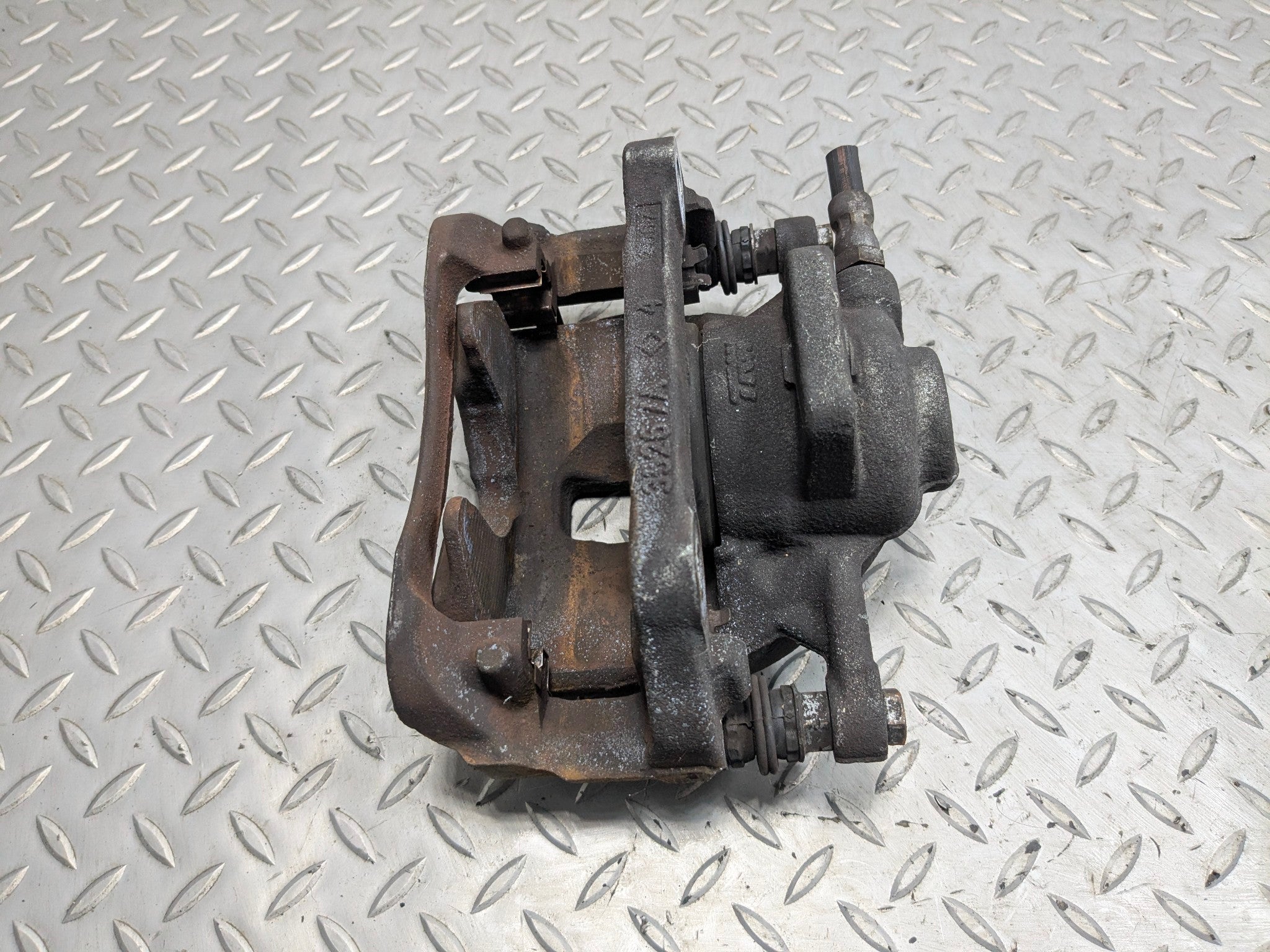 2007 - 2010 MINI COOPER OEM BRAKE CALIPER ASSEMBLY FRONT LEFT DRIVER SIDE