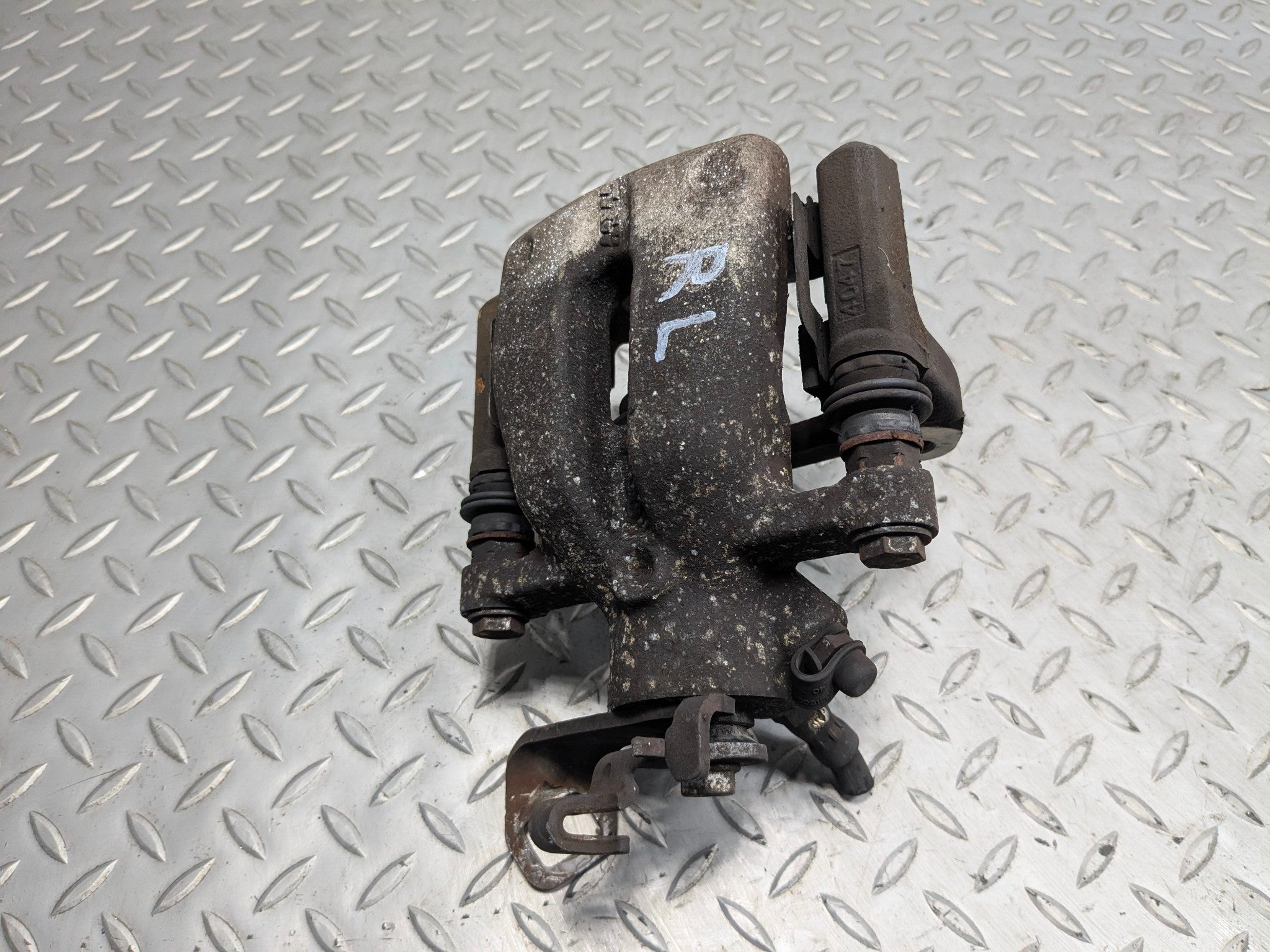 2007 - 2010 MINI COOPER OEM BRAKE CALIPER ASSEMBLY REAR LEFT DRIVER SIDE