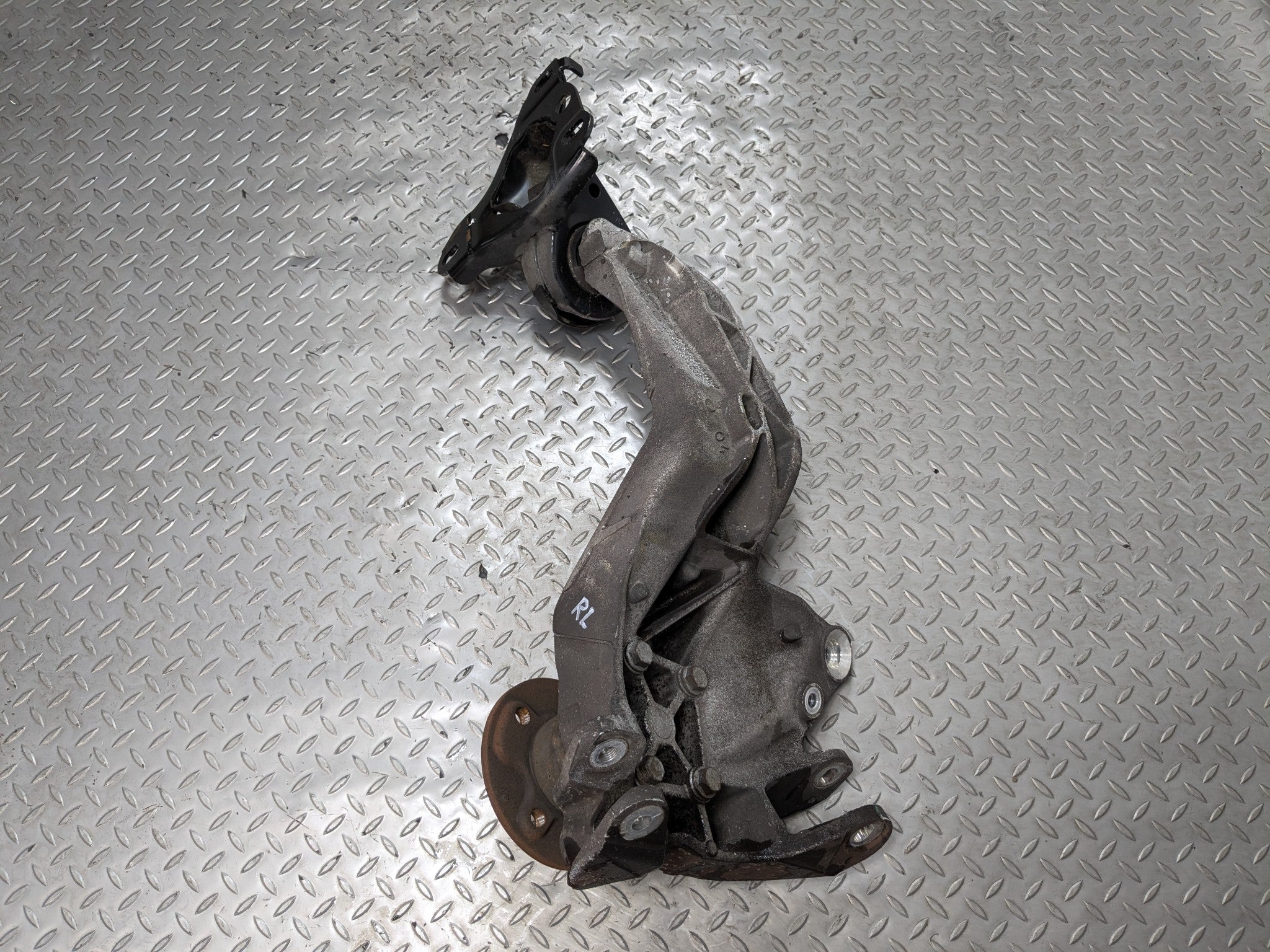 2007 - 2010 MINI COOPER OEM LOWER TRAILING CONTROL ARM REAR LEFT DRIVER SIDE