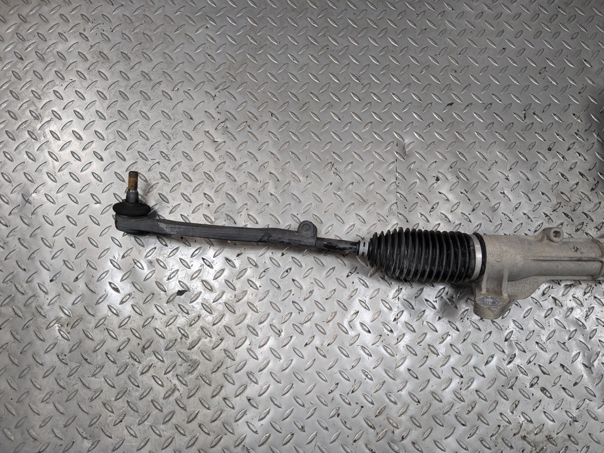 2007 - 2010 MINI COOPER OEM POWER STEERING GEAR RACK AND PINION ASSEMBLY