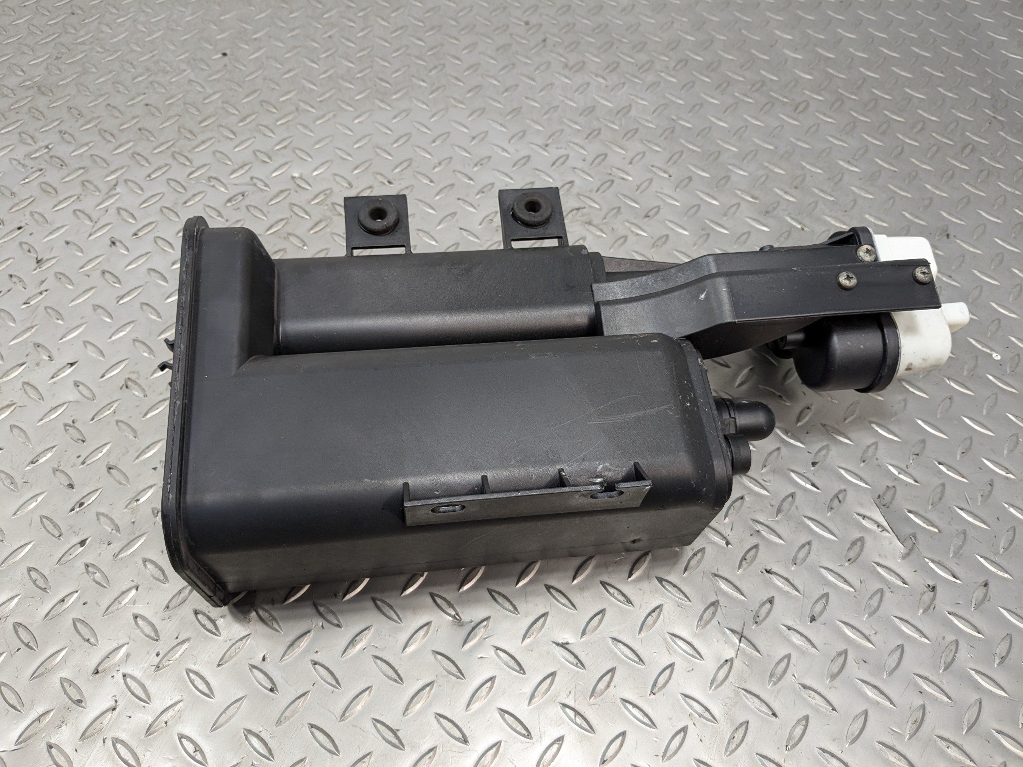 2007 - 2010 MINI COOPER OEM FUEL EVAPORATOR CANISTER CHARCOAL VAPOR