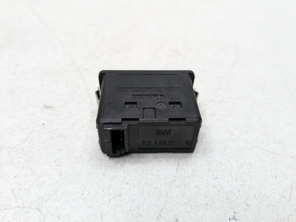 2007 - 2010 MINI COOPER OEM AUX USB INPUT POWER OUTLET SWITCH JACK PORT