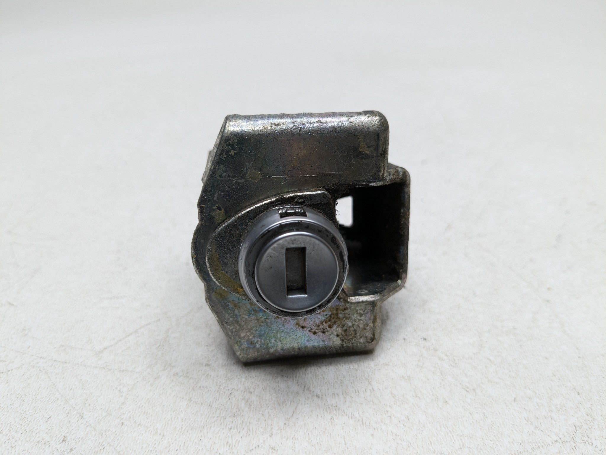 2007 - 2010 MINI COOPER OEM DOOR LOCK CYCLINDER FRONT LEFT DRIVER SIDE